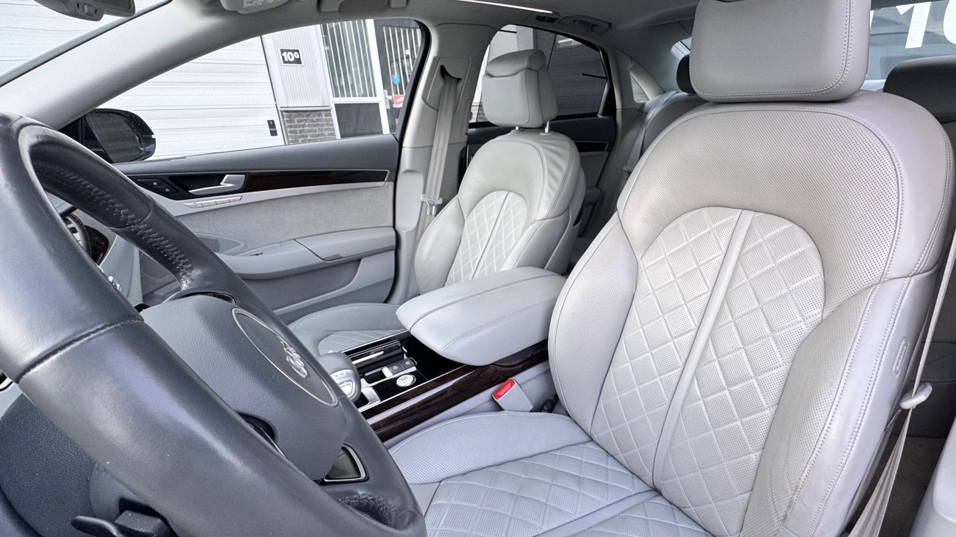 Hoofdafbeelding Audi A8