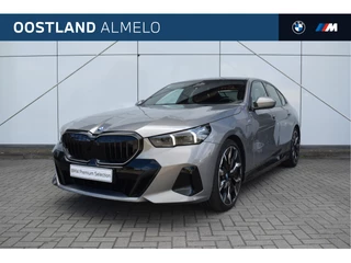 BMW 5 Serie 550e xDrive M Sport Automaat / Panoramadak / Trekhaak / Adaptief onderstel professional / Stoelventilatie / Parking Assistant Plus / Adaptieve LED