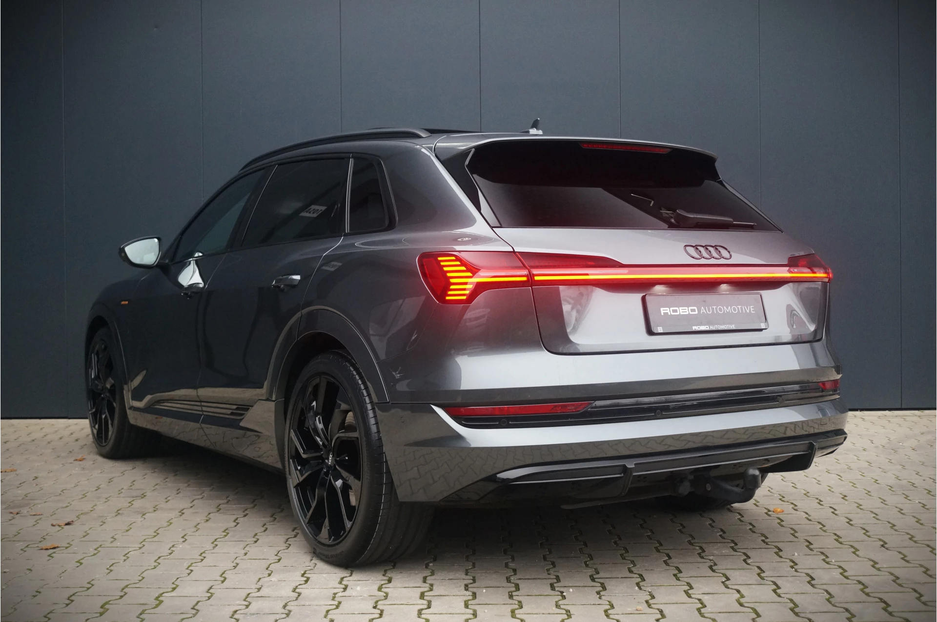 Hoofdafbeelding Audi e-tron