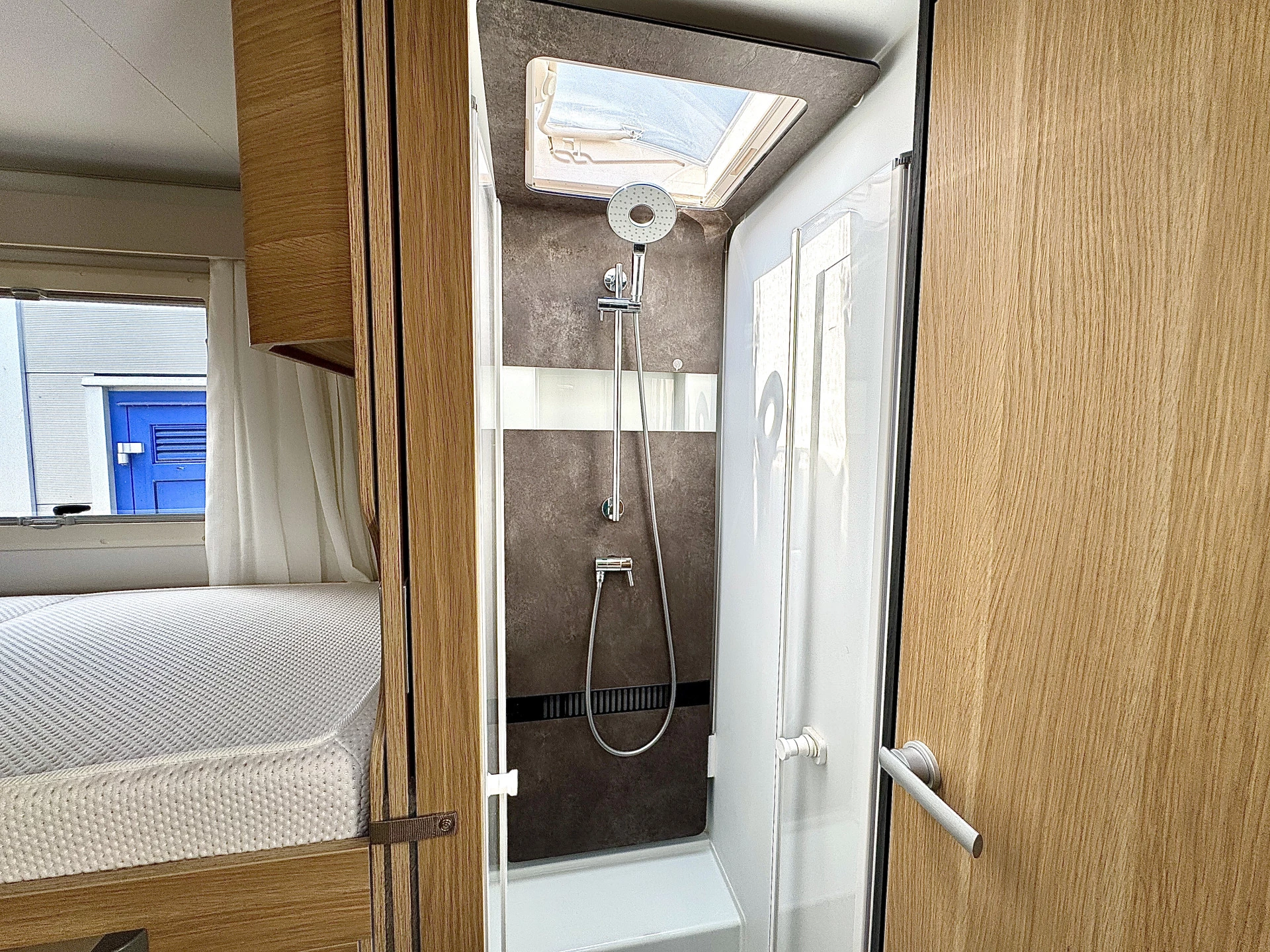 Hoofdafbeelding Adria CORAL 670 SL