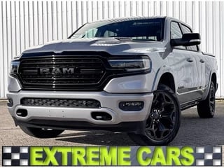 Dodge Ram Pick-Up 1500 4x4 Crew Cab Limited Black Pack