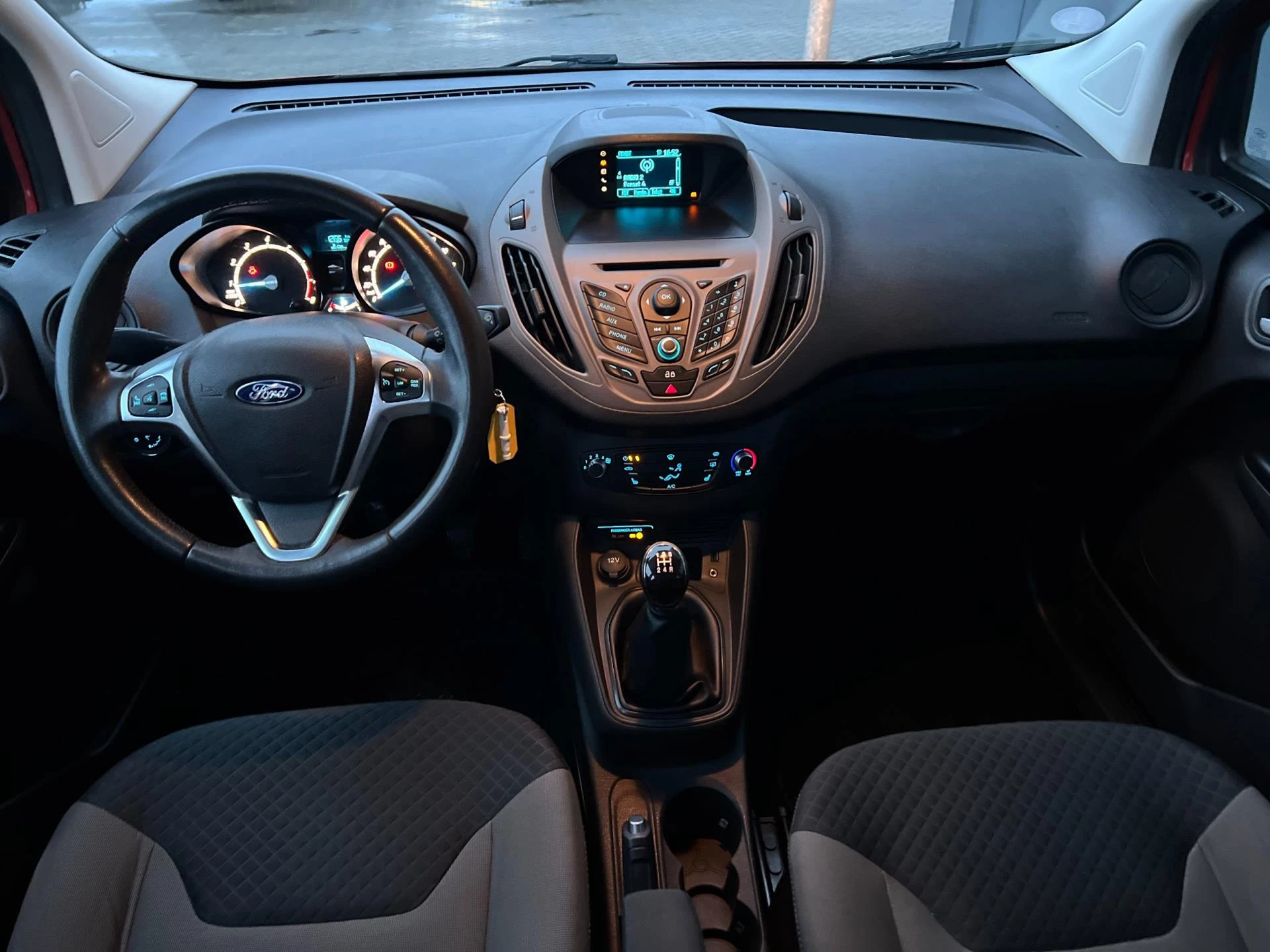 Hoofdafbeelding Ford Tourneo Courier