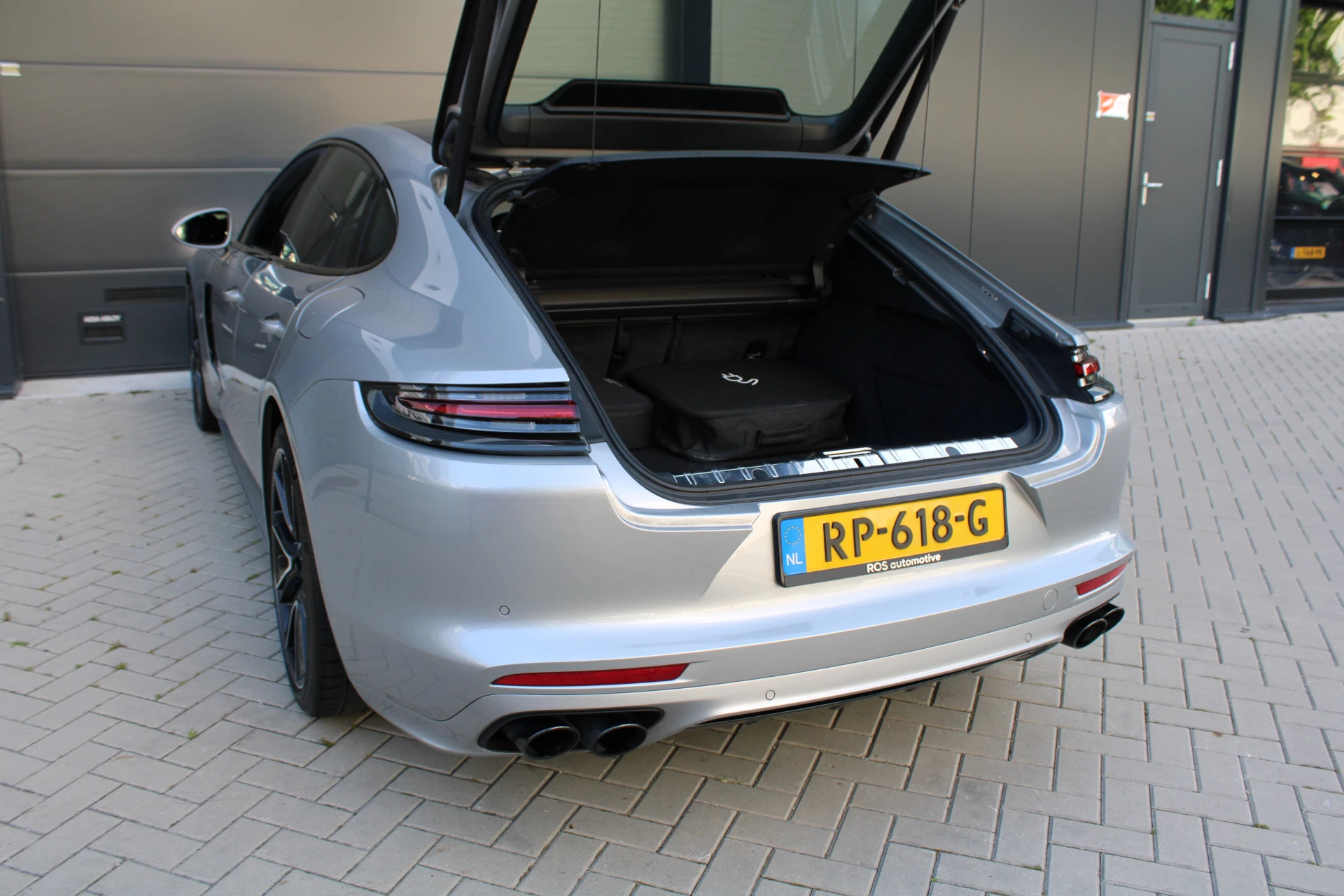 Hoofdafbeelding Porsche Panamera