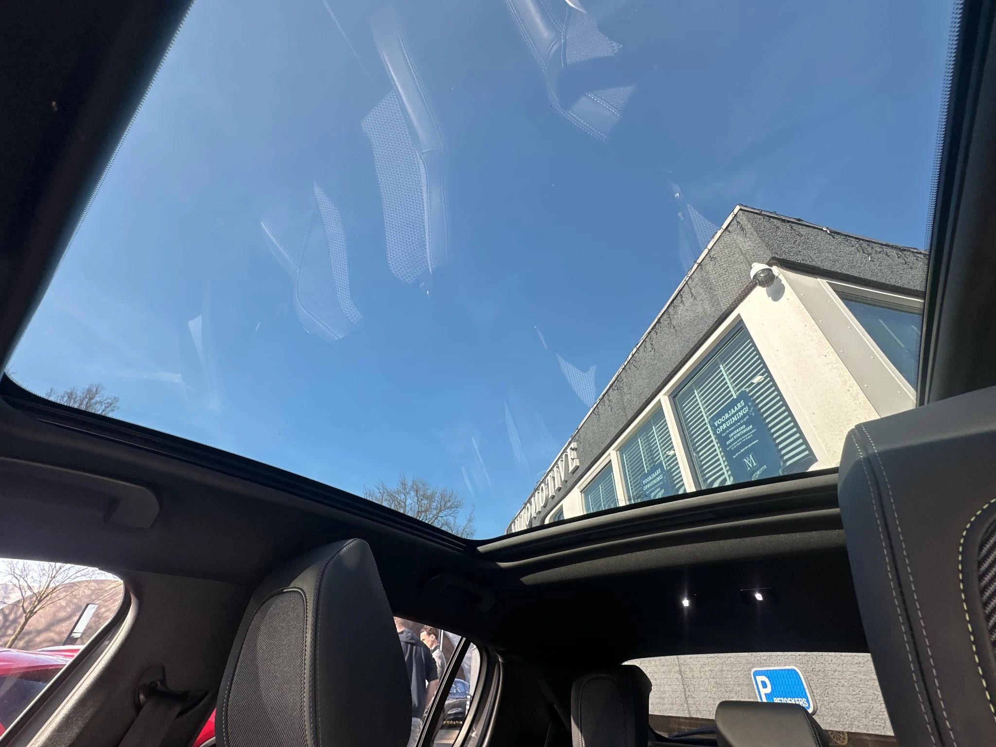 Hoofdafbeelding Peugeot e-208