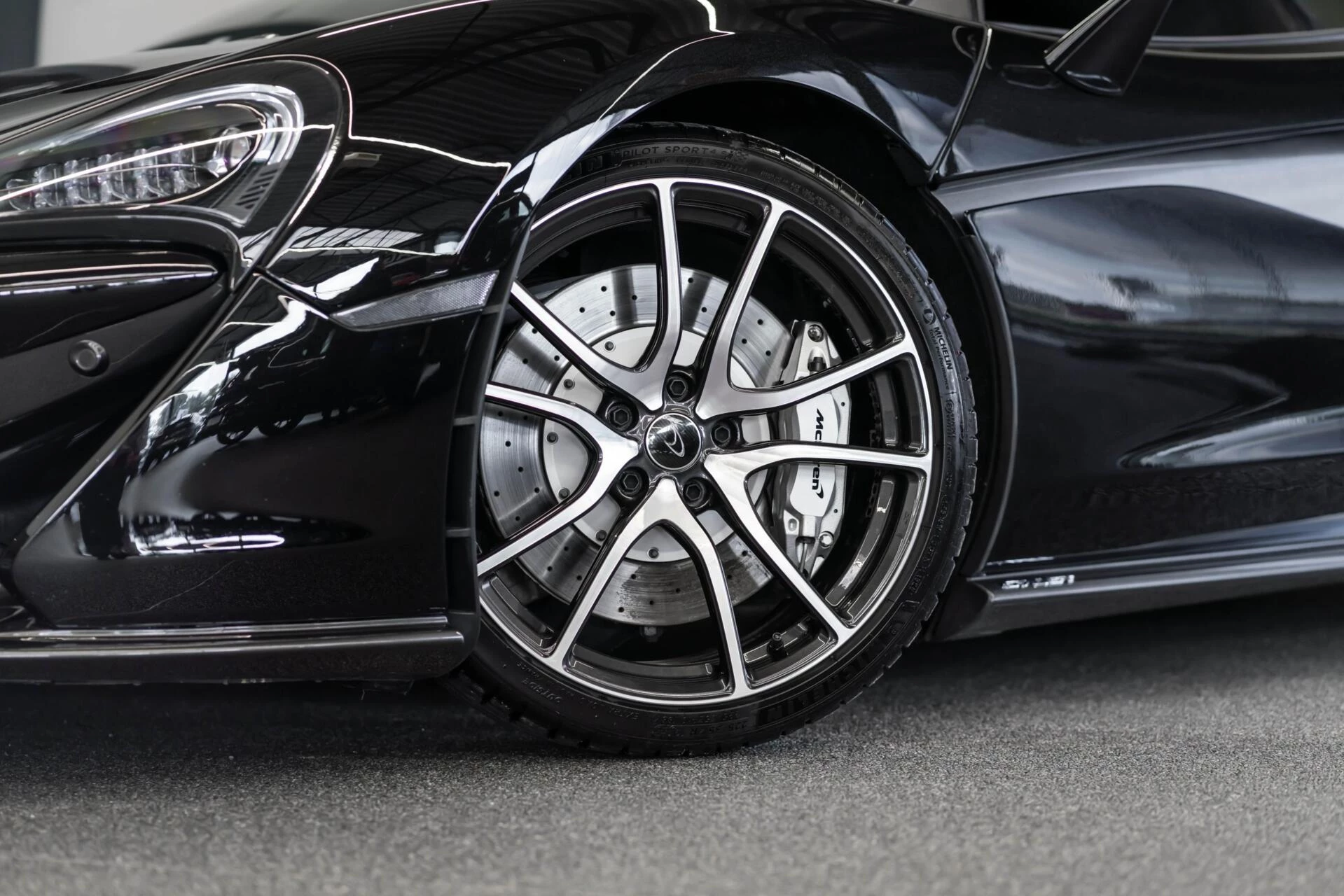 Hoofdafbeelding McLaren 570GT