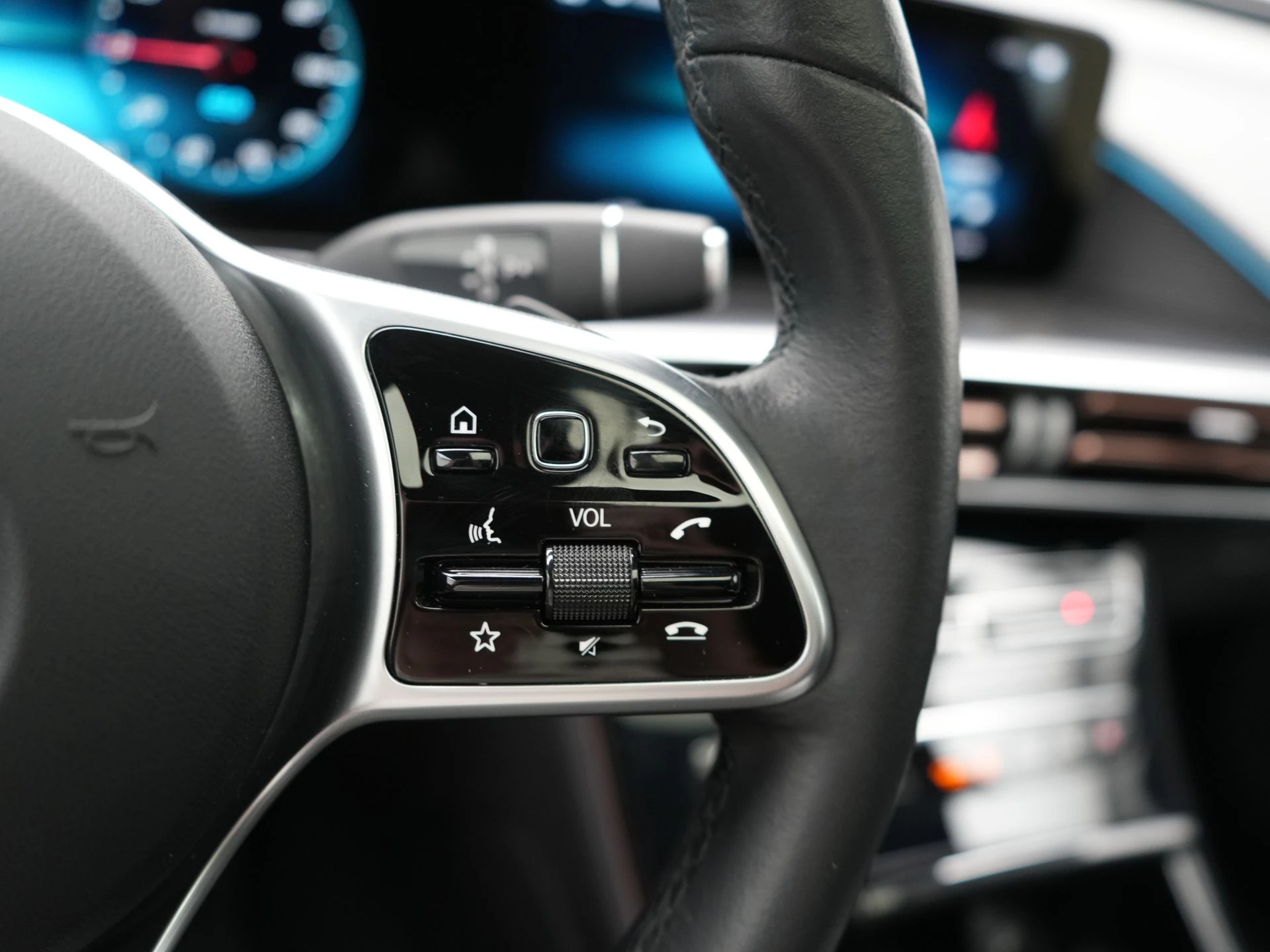 Hoofdafbeelding Mercedes-Benz EQC