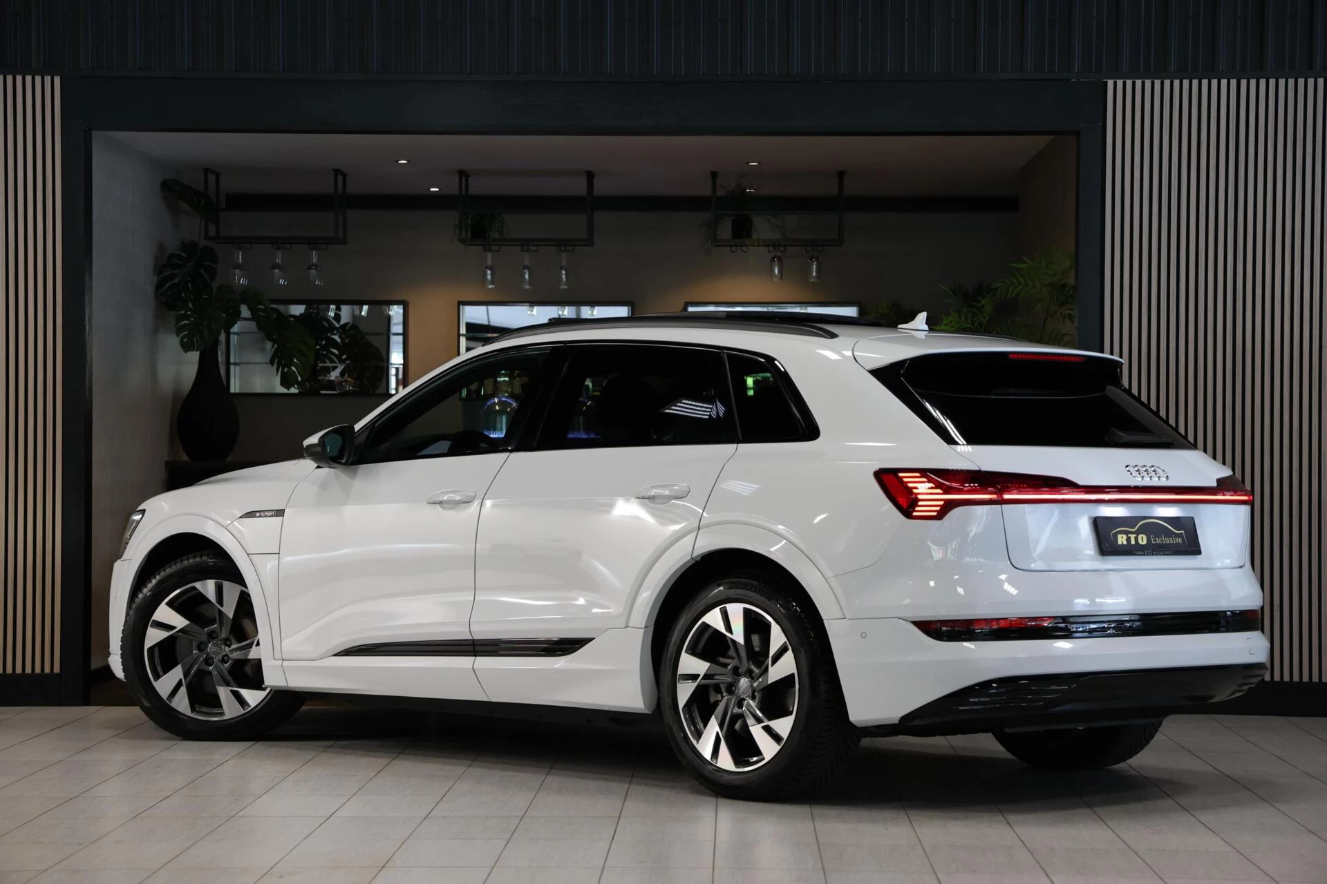 Hoofdafbeelding Audi e-tron