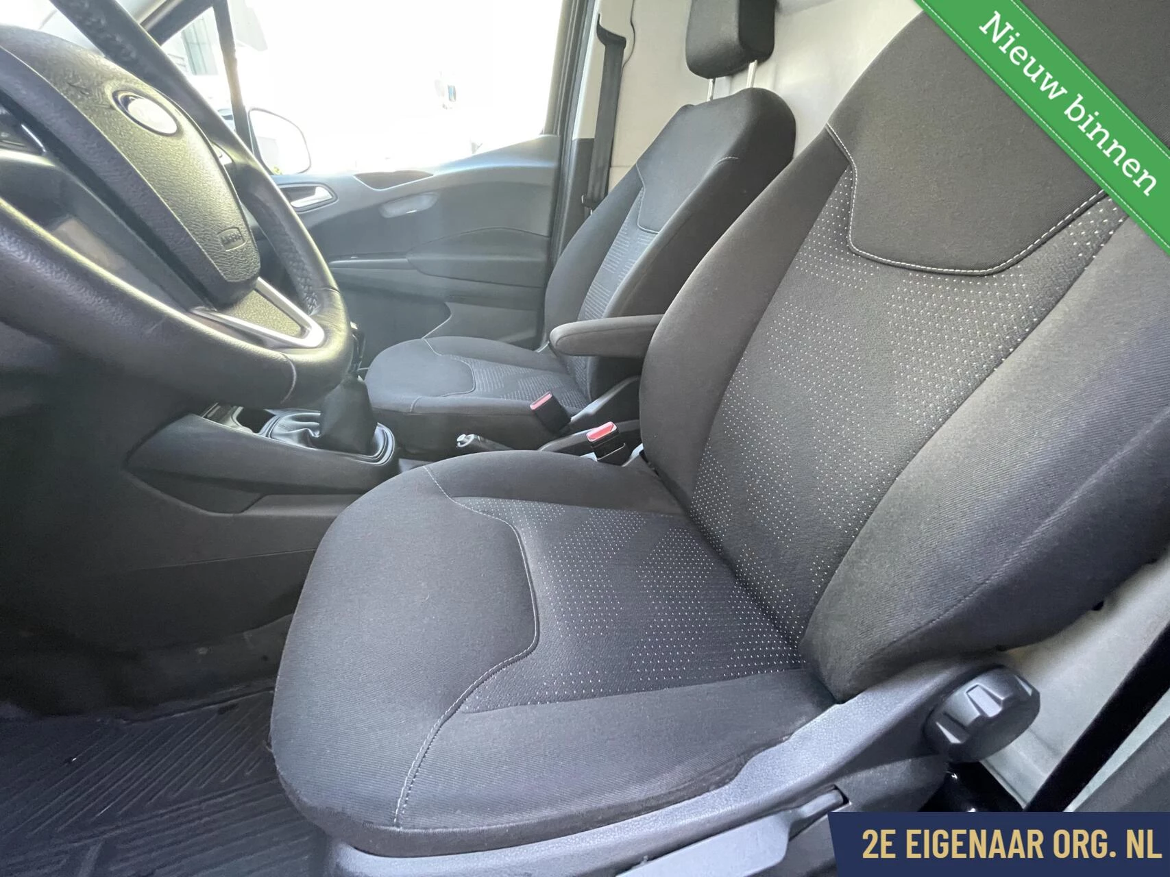 Hoofdafbeelding Ford Transit Courier