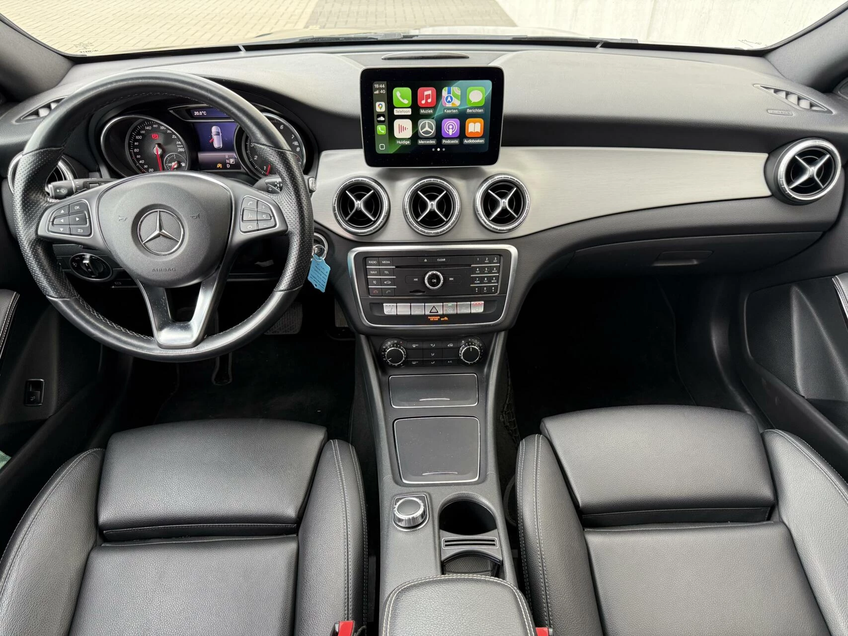 Hoofdafbeelding Mercedes-Benz CLA