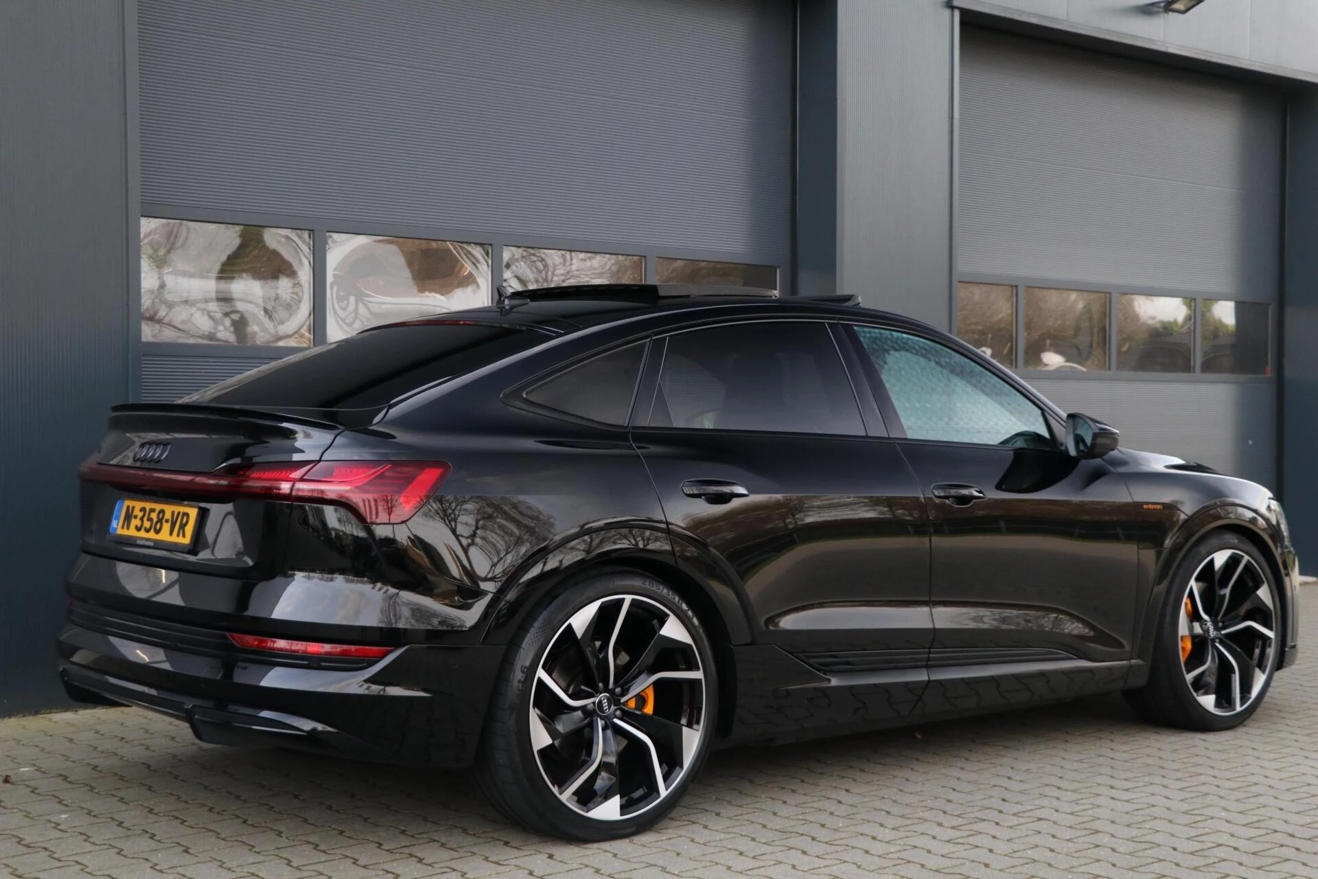 Hoofdafbeelding Audi e-tron