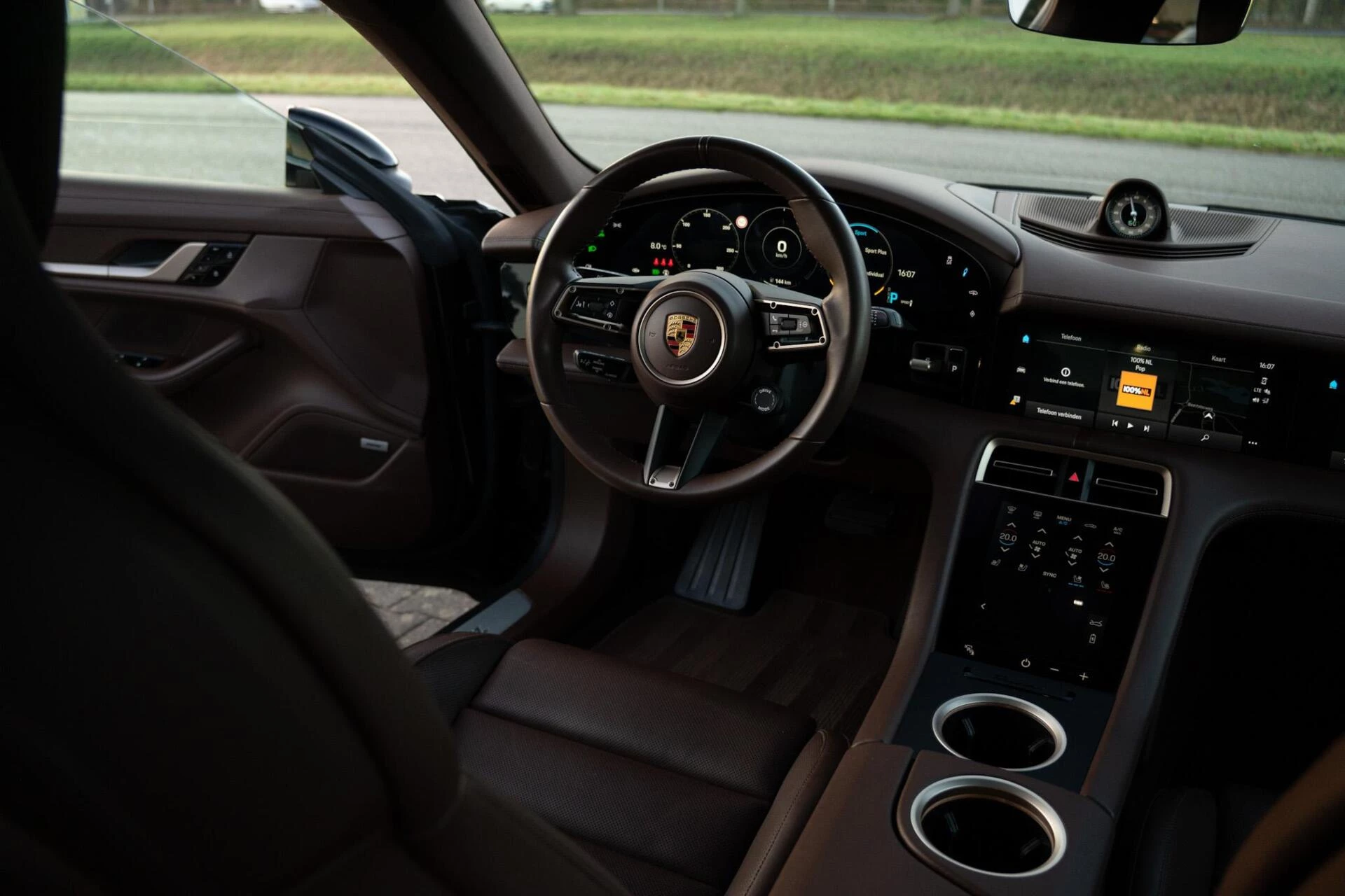 Hoofdafbeelding Porsche Taycan