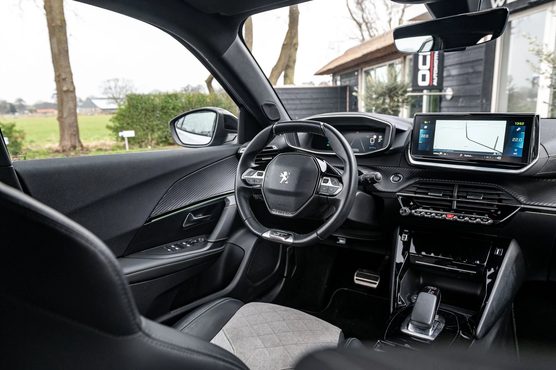 Hoofdafbeelding Peugeot e-2008