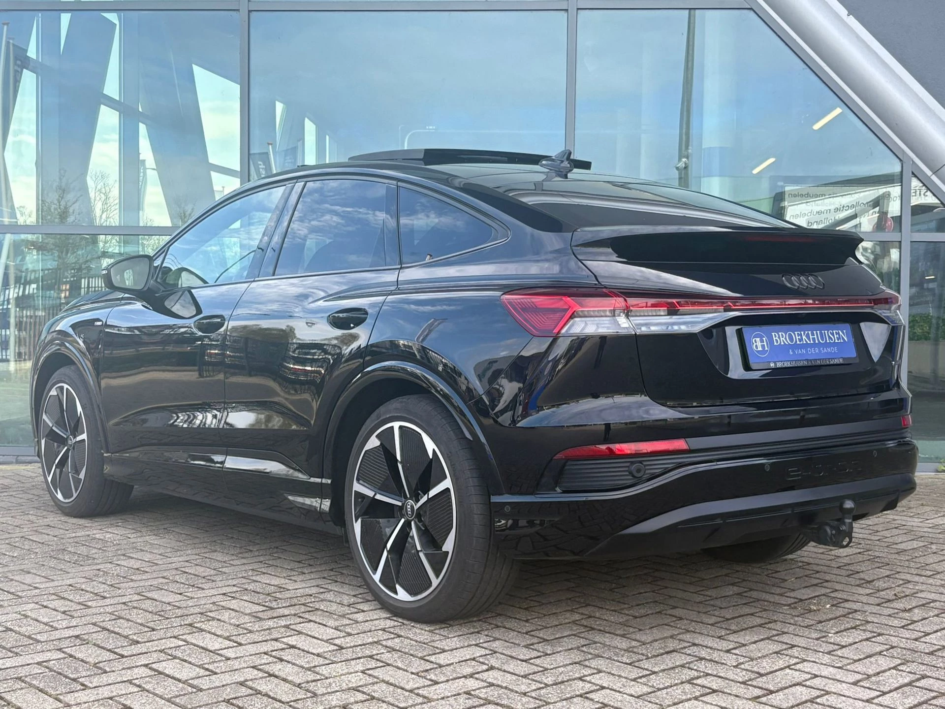 Hoofdafbeelding Audi Q4 Sportback e-tron
