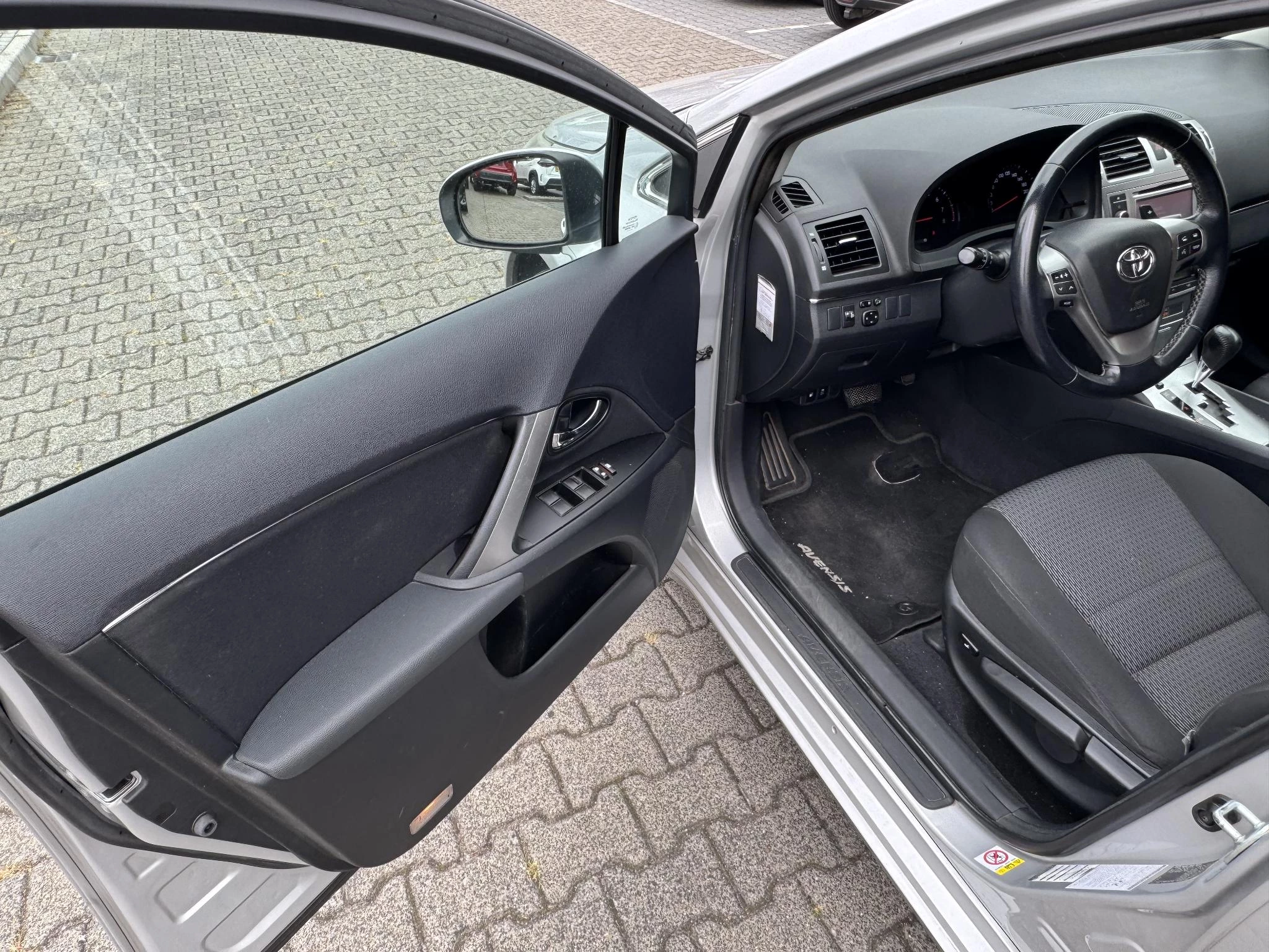 Hoofdafbeelding Toyota Avensis