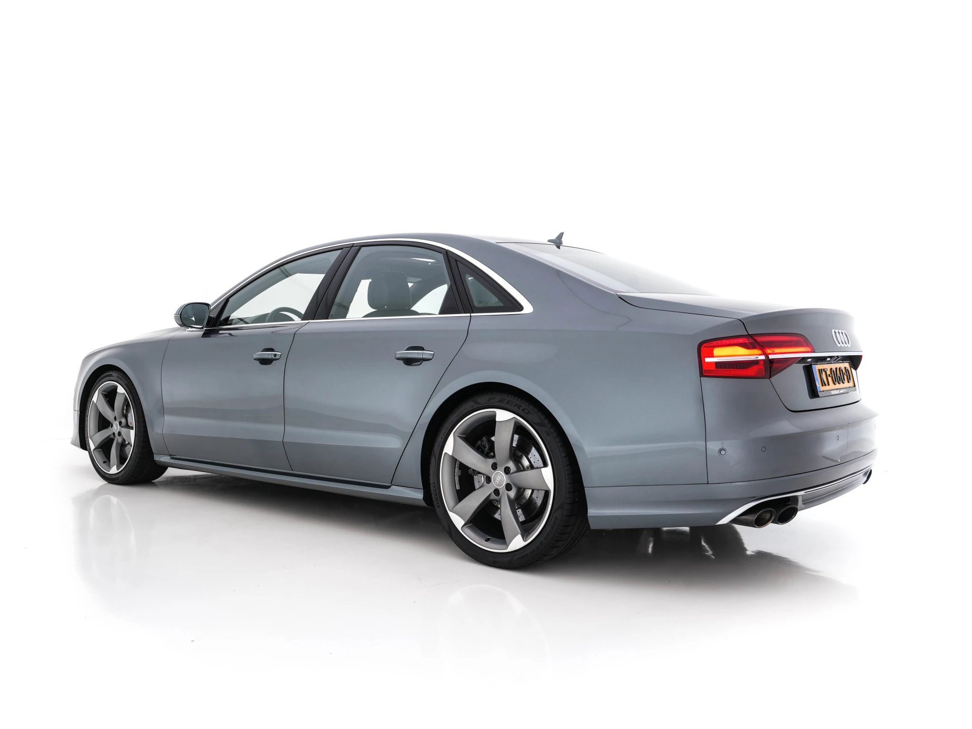 Hoofdafbeelding Audi S8