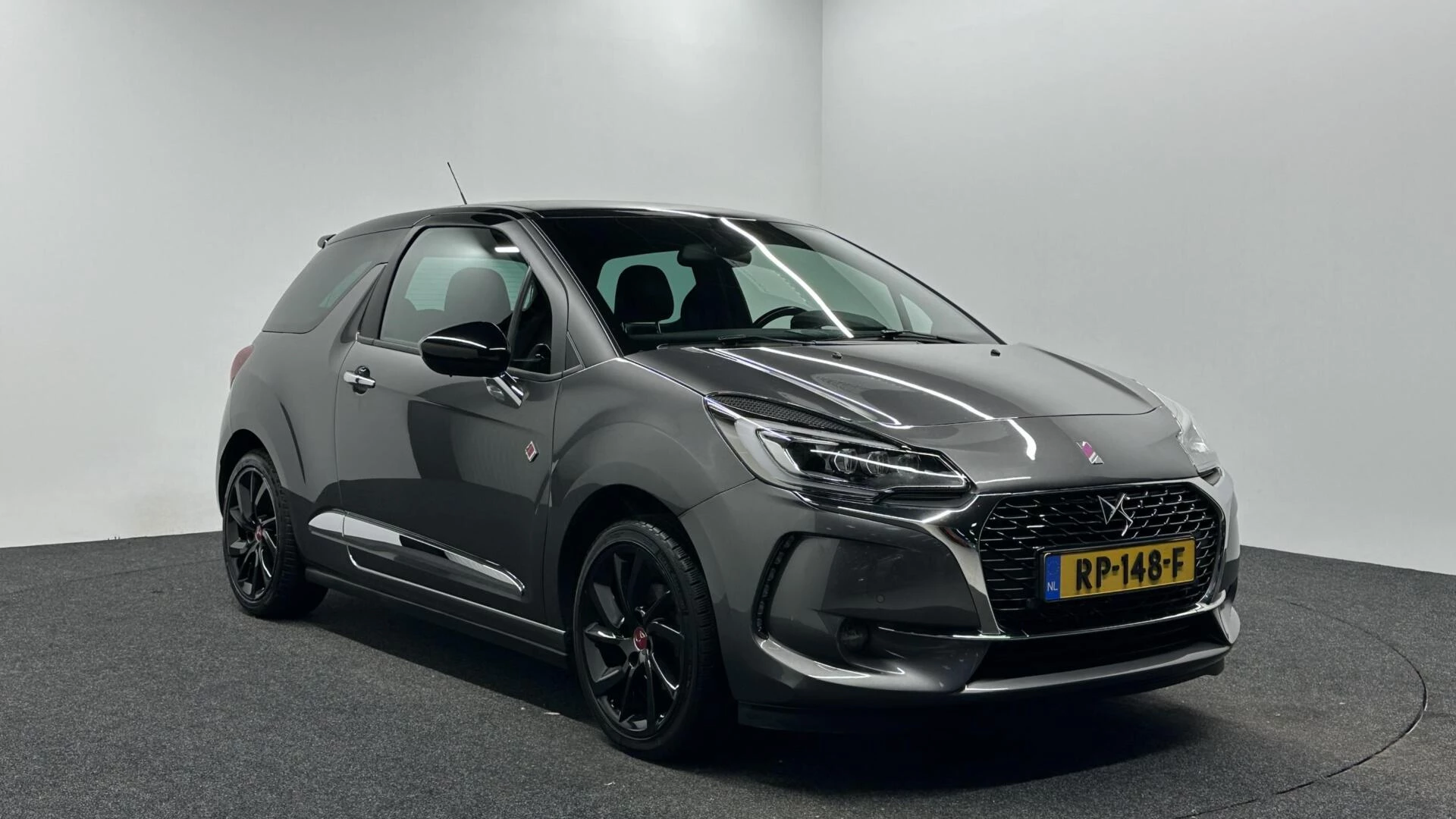 Hoofdafbeelding DS DS 3