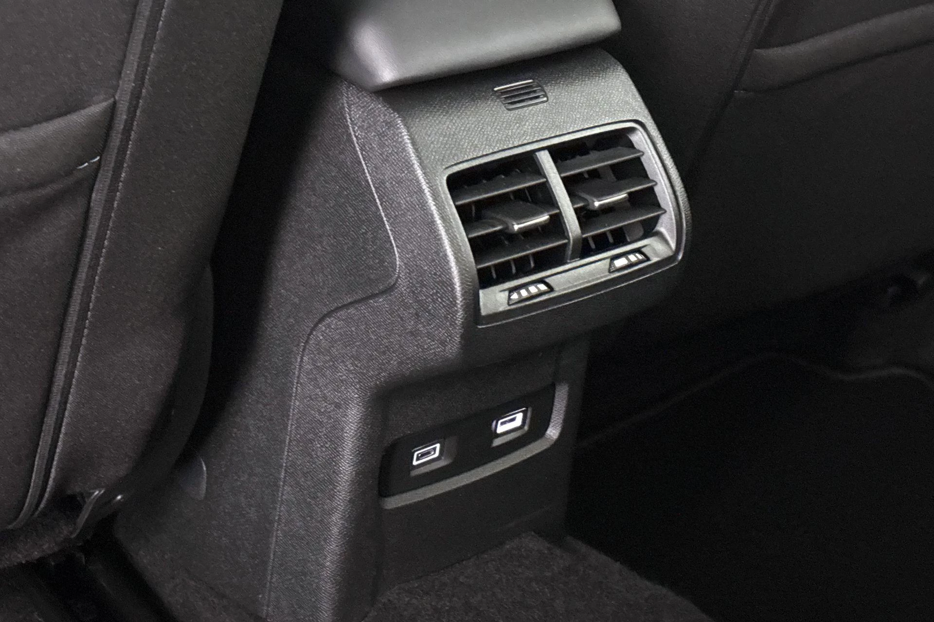 Hoofdafbeelding Citroën ë-C4