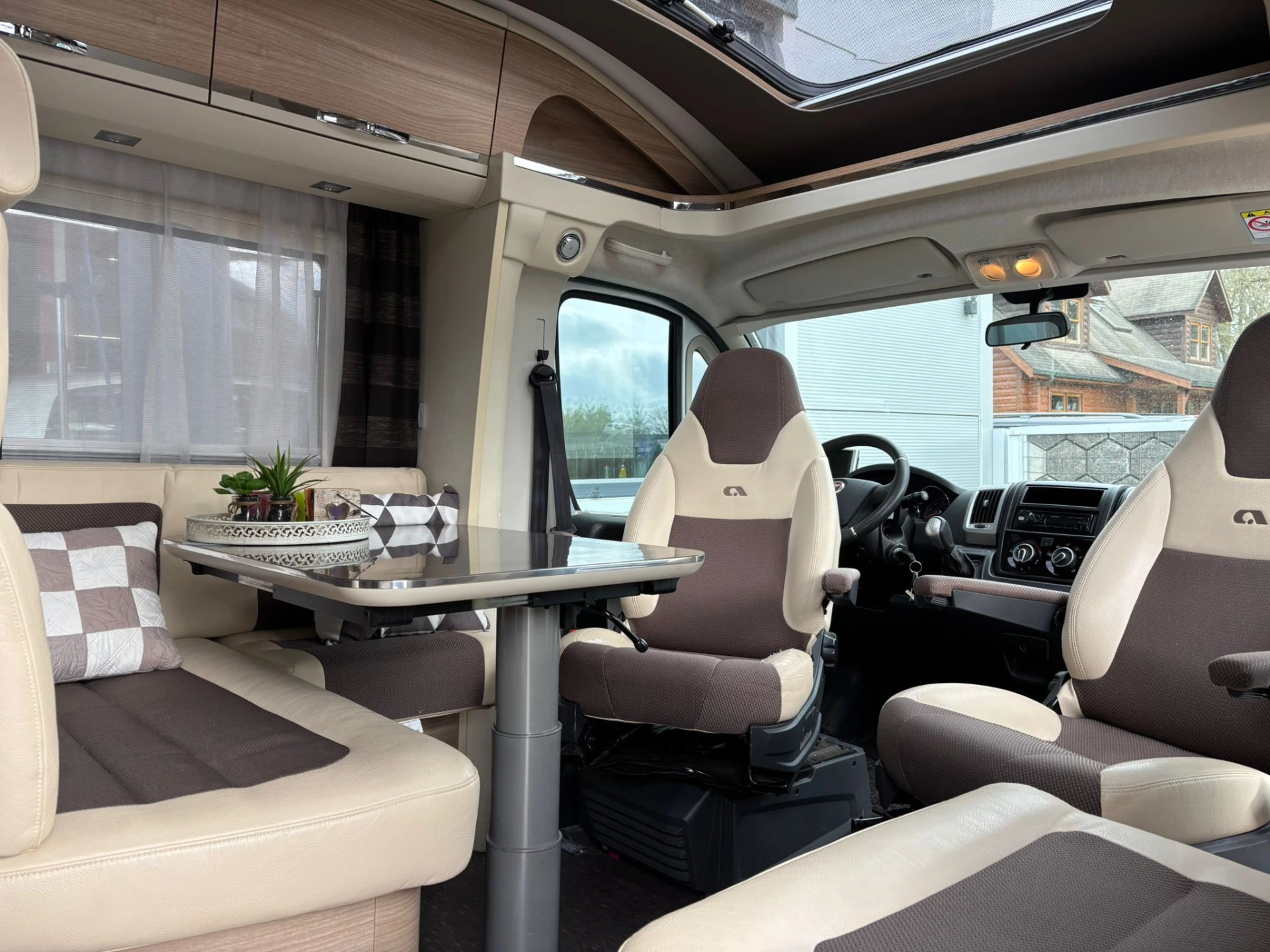 Hoofdafbeelding Adria CORAL S 670SL