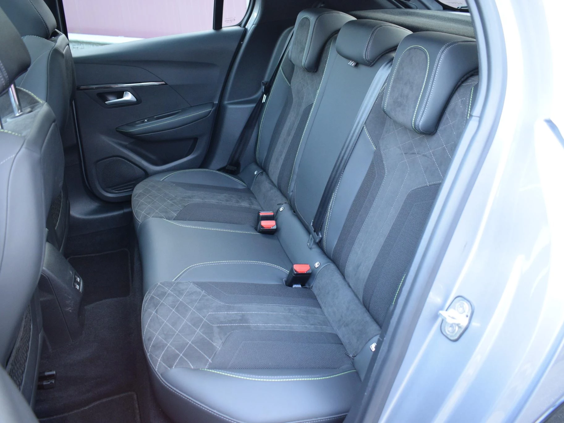 Hoofdafbeelding Peugeot e-208