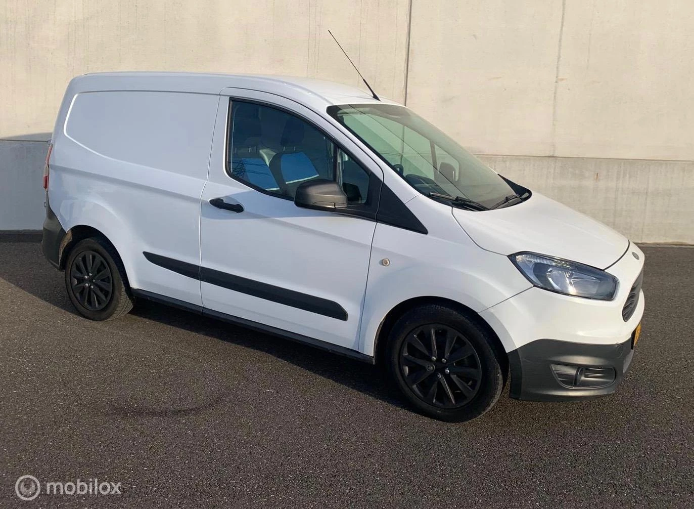 Hoofdafbeelding Ford Transit Courier