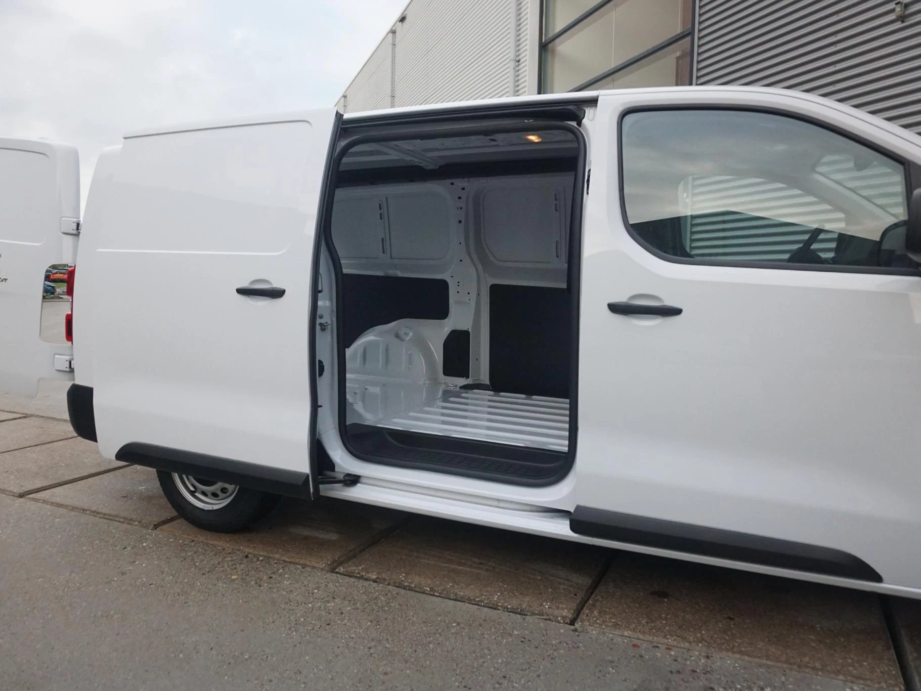 Hoofdafbeelding Peugeot e-Expert