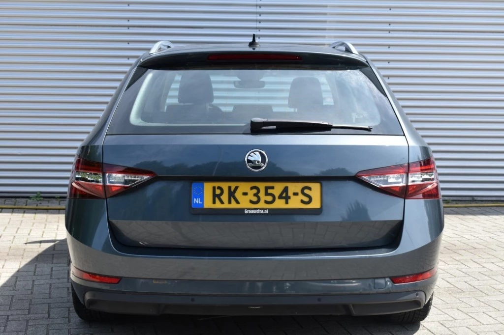 Hoofdafbeelding Škoda Superb