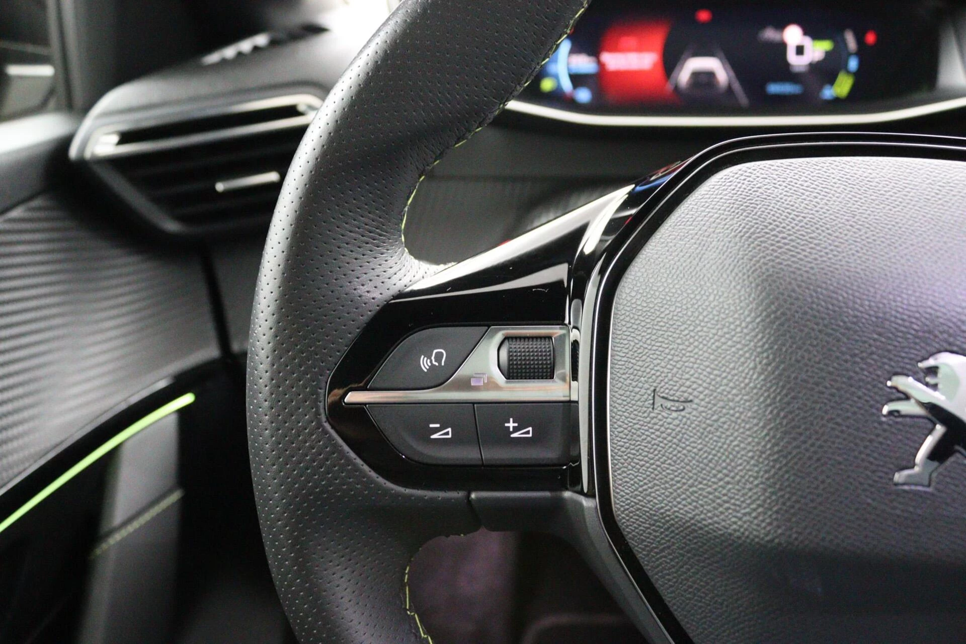 Hoofdafbeelding Peugeot e-208