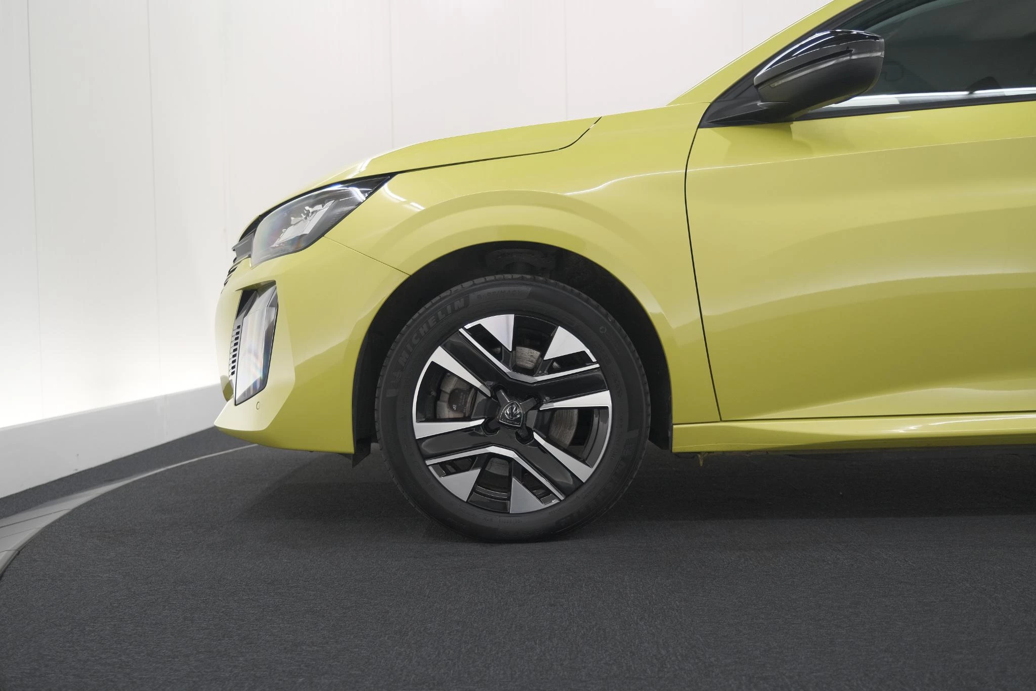 Hoofdafbeelding Peugeot e-208