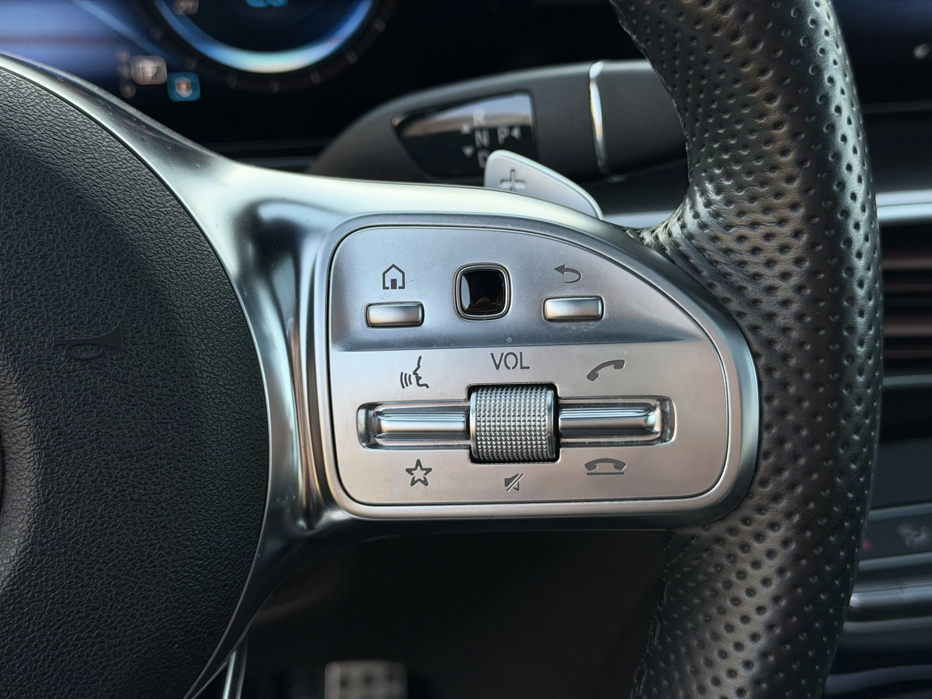 Hoofdafbeelding Mercedes-Benz EQC