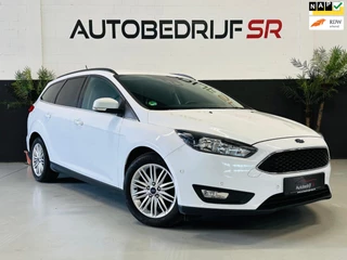 Hoofdafbeelding Ford Focus Ford Focus Wagon 1.0 EcoBoost Titanium Navigatie! PDC voor en achter! Stoelverw! Stuurverwarming