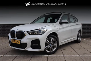 BMW X1 xDrive25e * M Sport * Panoramadak * Elektrische Stoelen * Comfort Access *