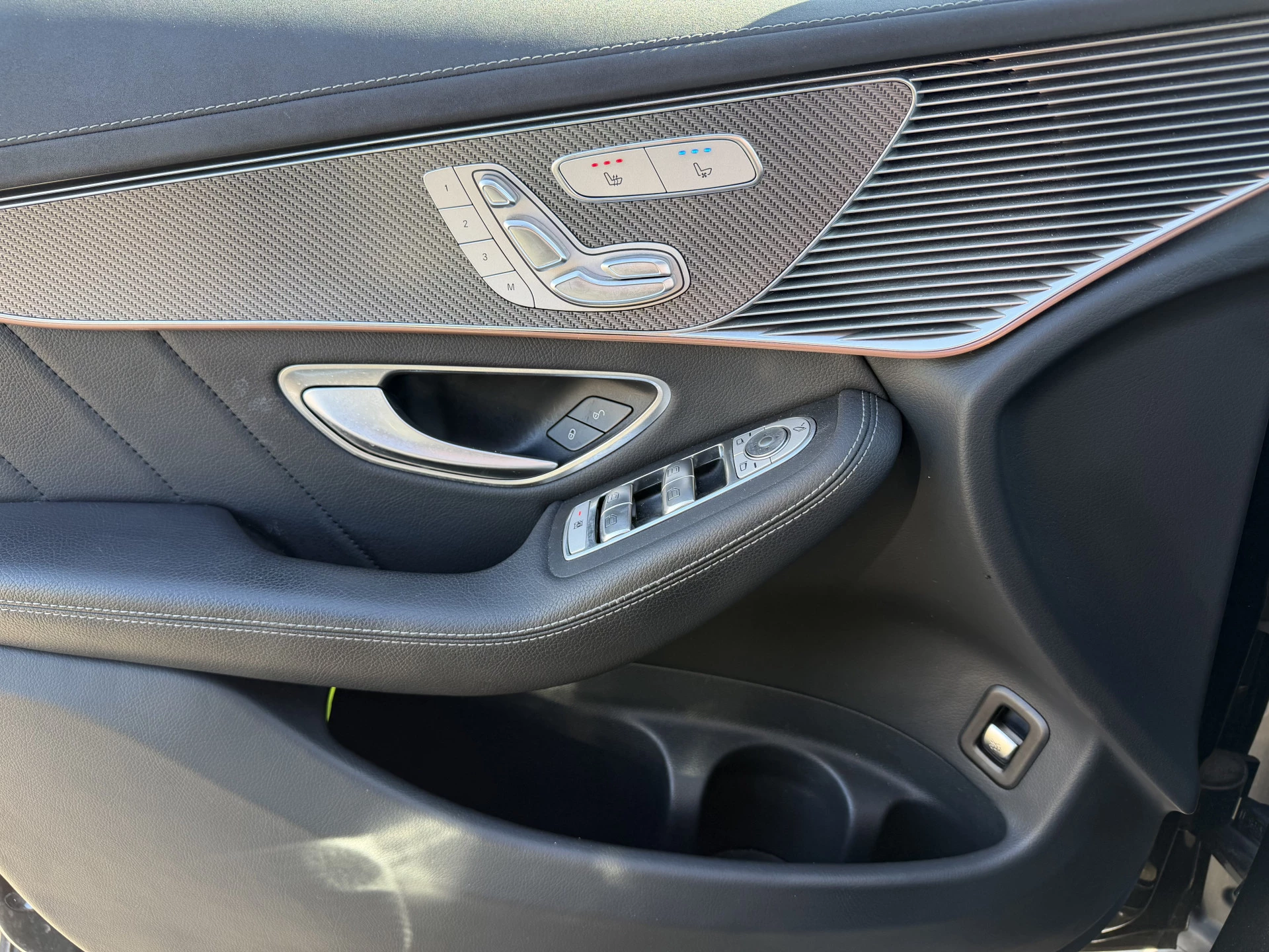 Hoofdafbeelding Mercedes-Benz EQC