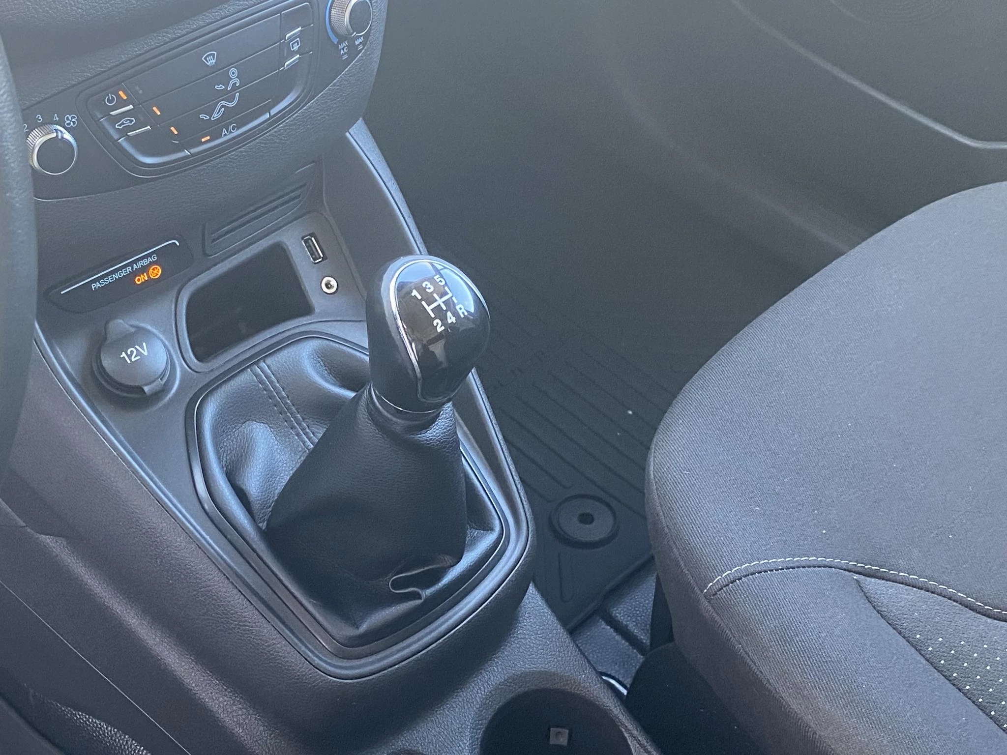 Hoofdafbeelding Ford Transit Courier