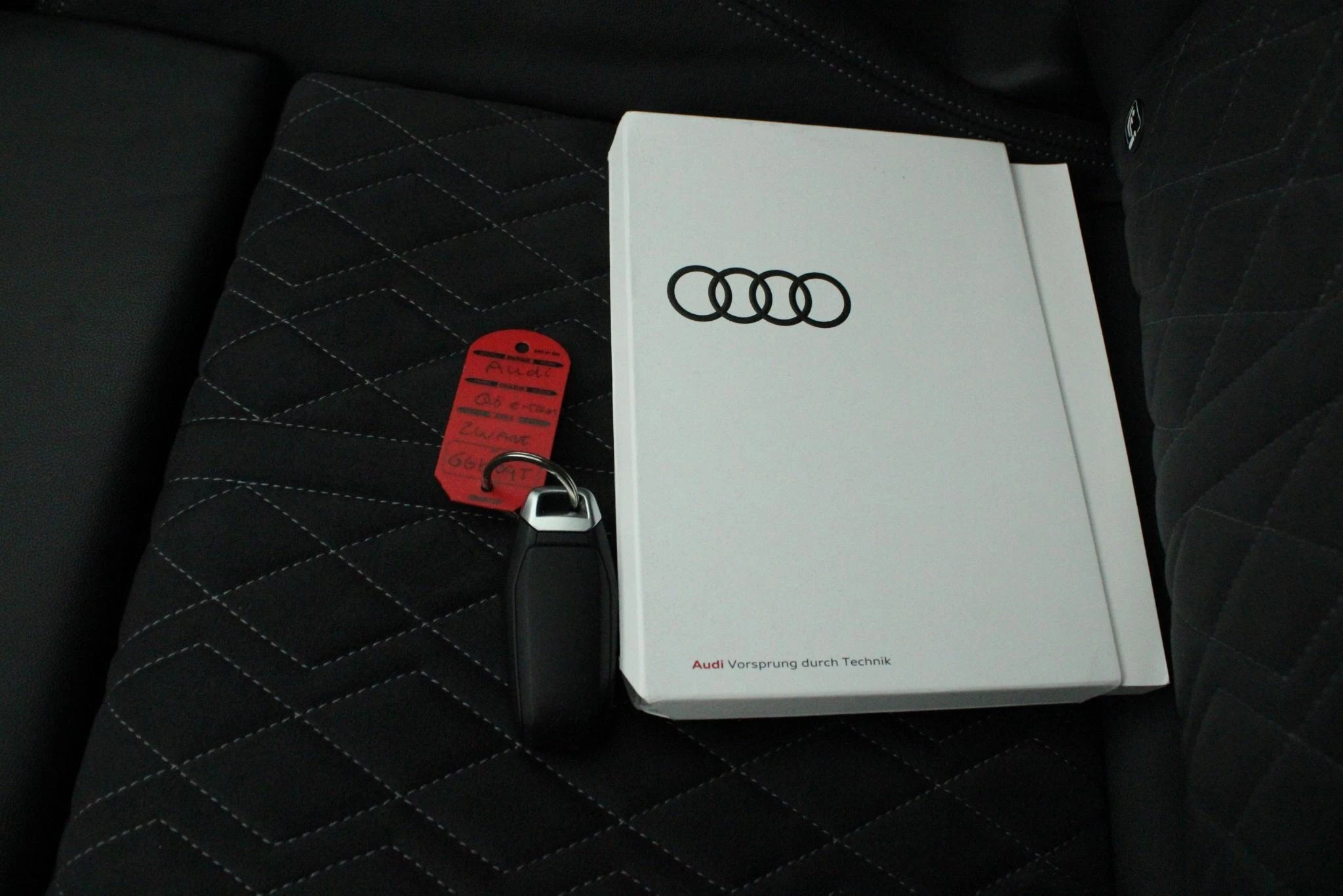 Hoofdafbeelding Audi Q6 e-tron