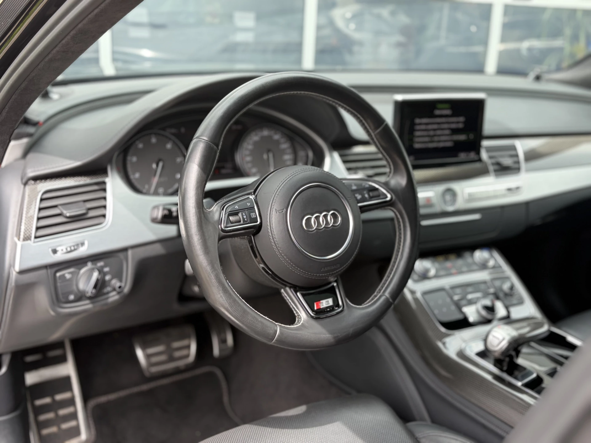 Hoofdafbeelding Audi A8