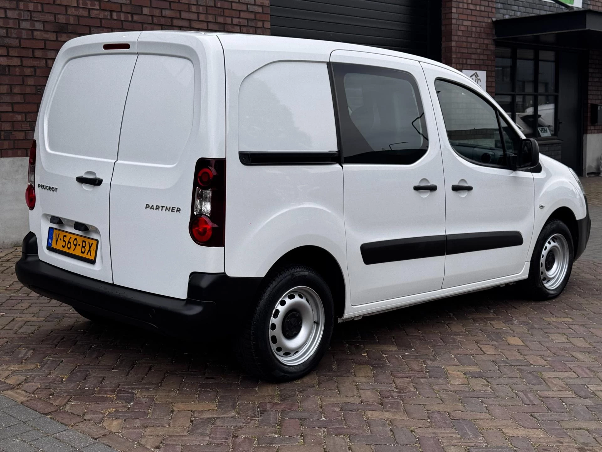 Hoofdafbeelding Peugeot Partner