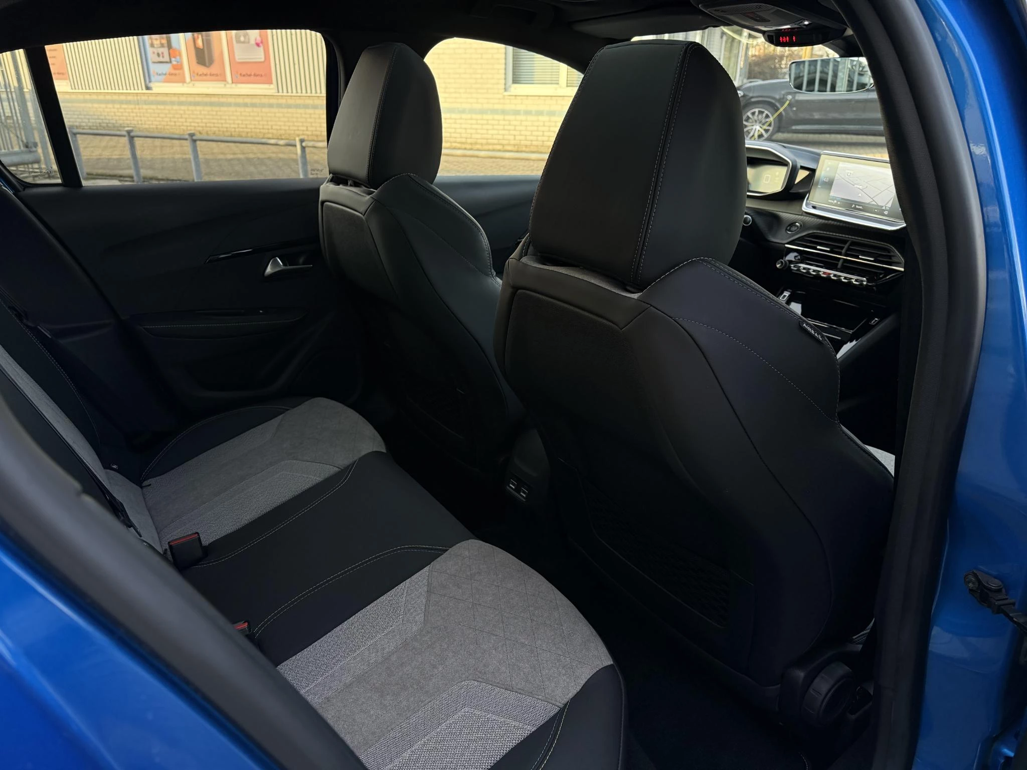 Hoofdafbeelding Peugeot e-208