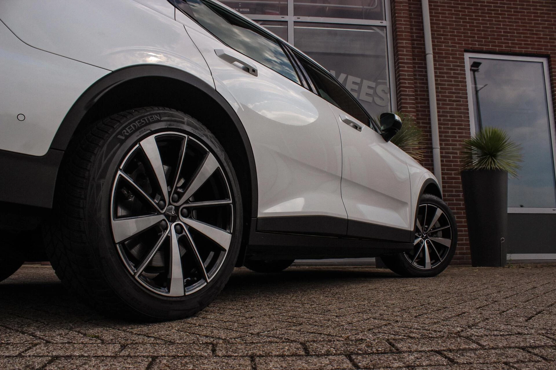 Hoofdafbeelding Polestar 2