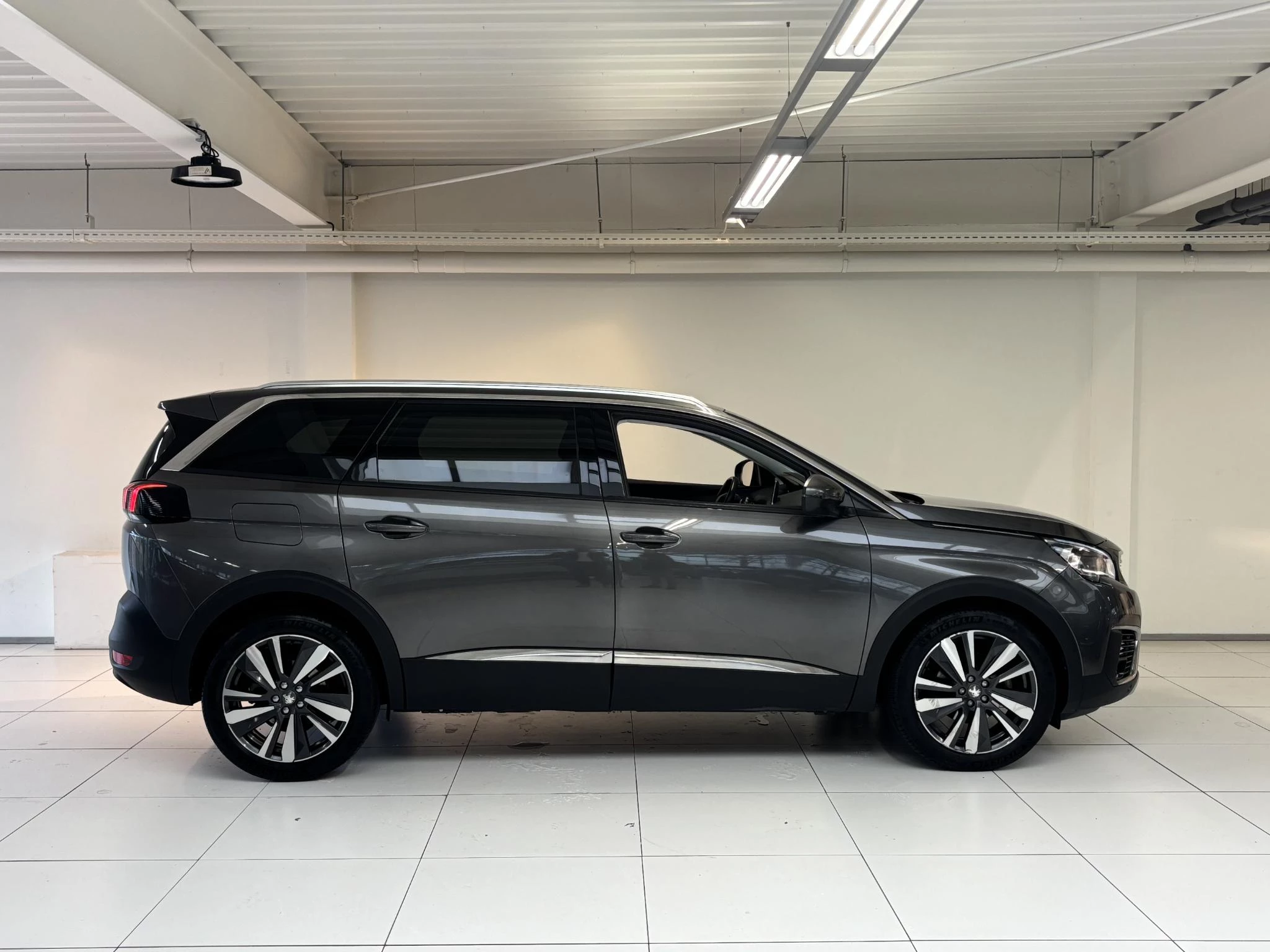 Hoofdafbeelding Peugeot 5008