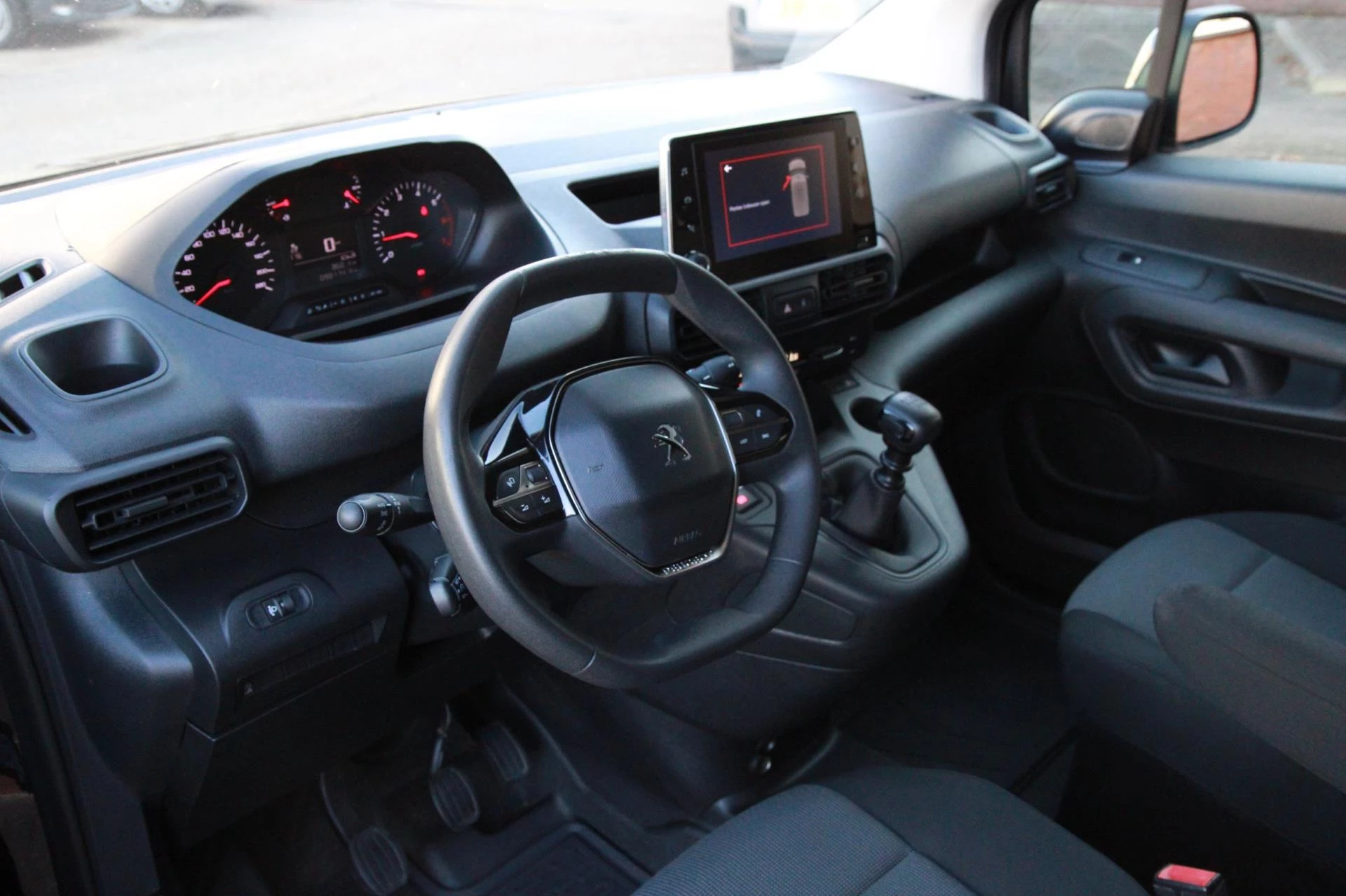 Hoofdafbeelding Peugeot Partner