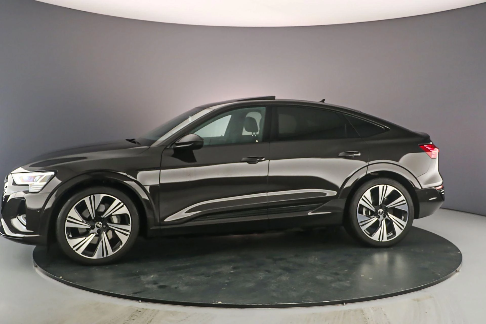 Hoofdafbeelding Audi Q8 e-tron