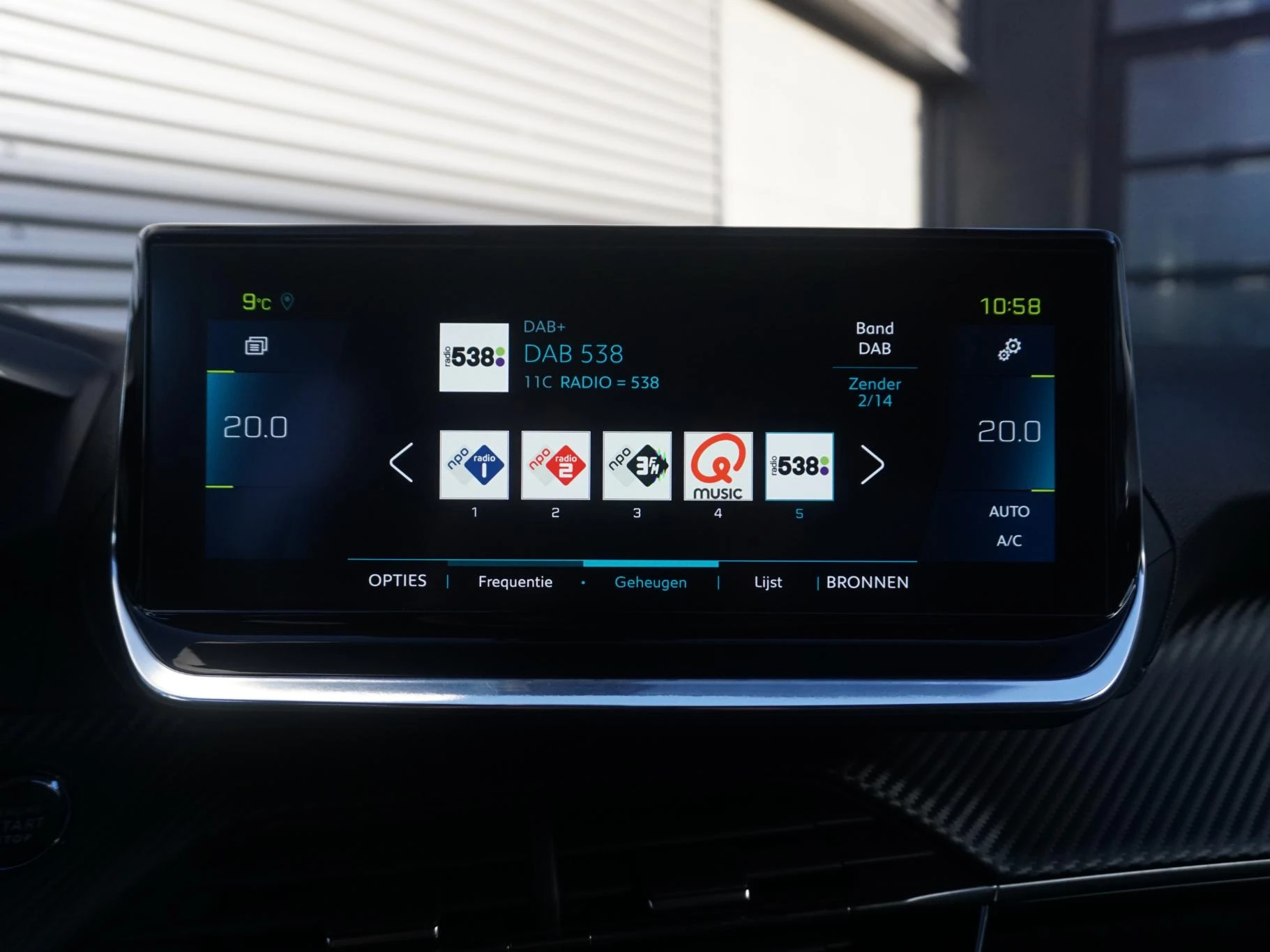 Hoofdafbeelding Peugeot e-208