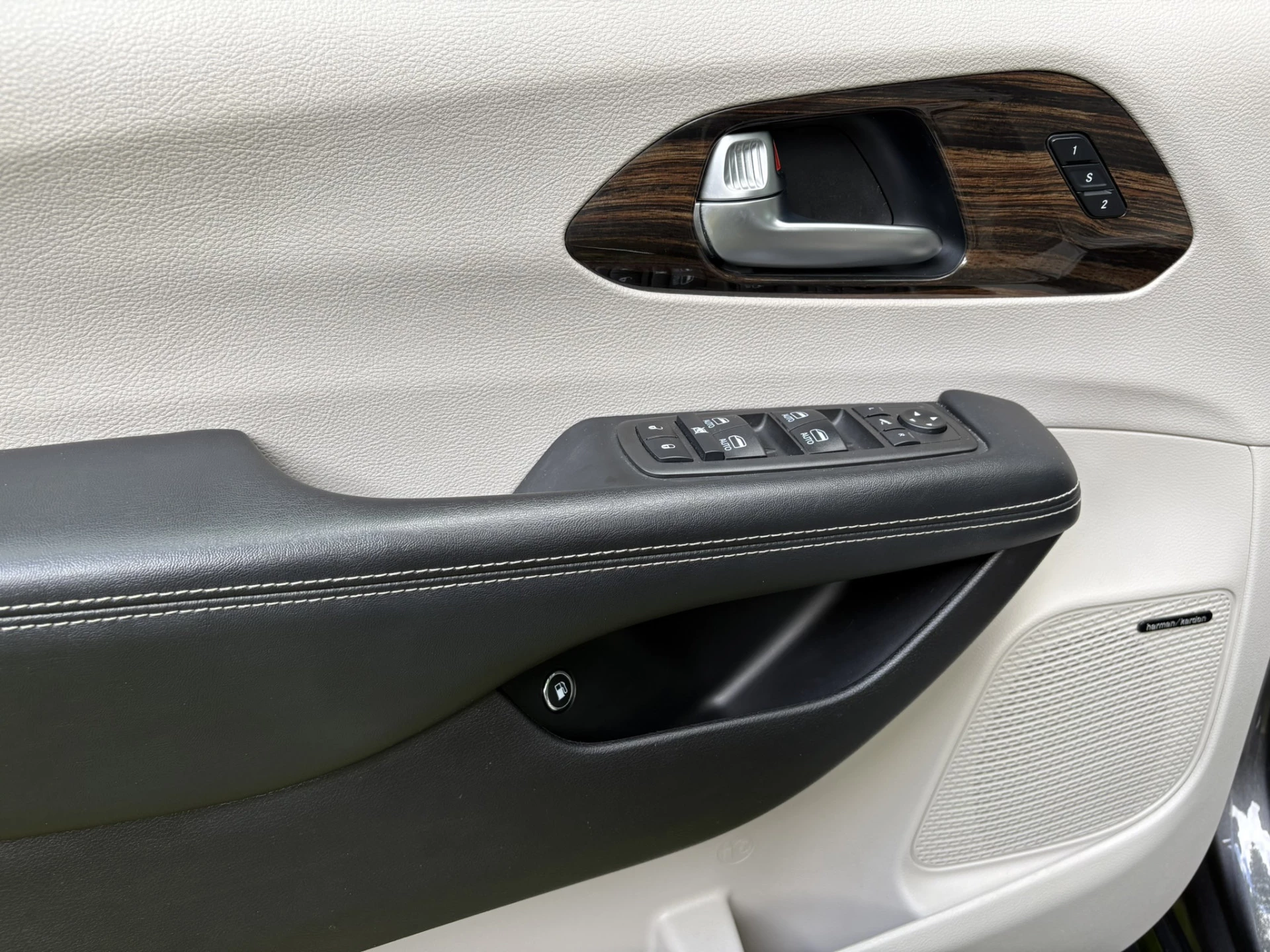 Hoofdafbeelding Chrysler Pacifica