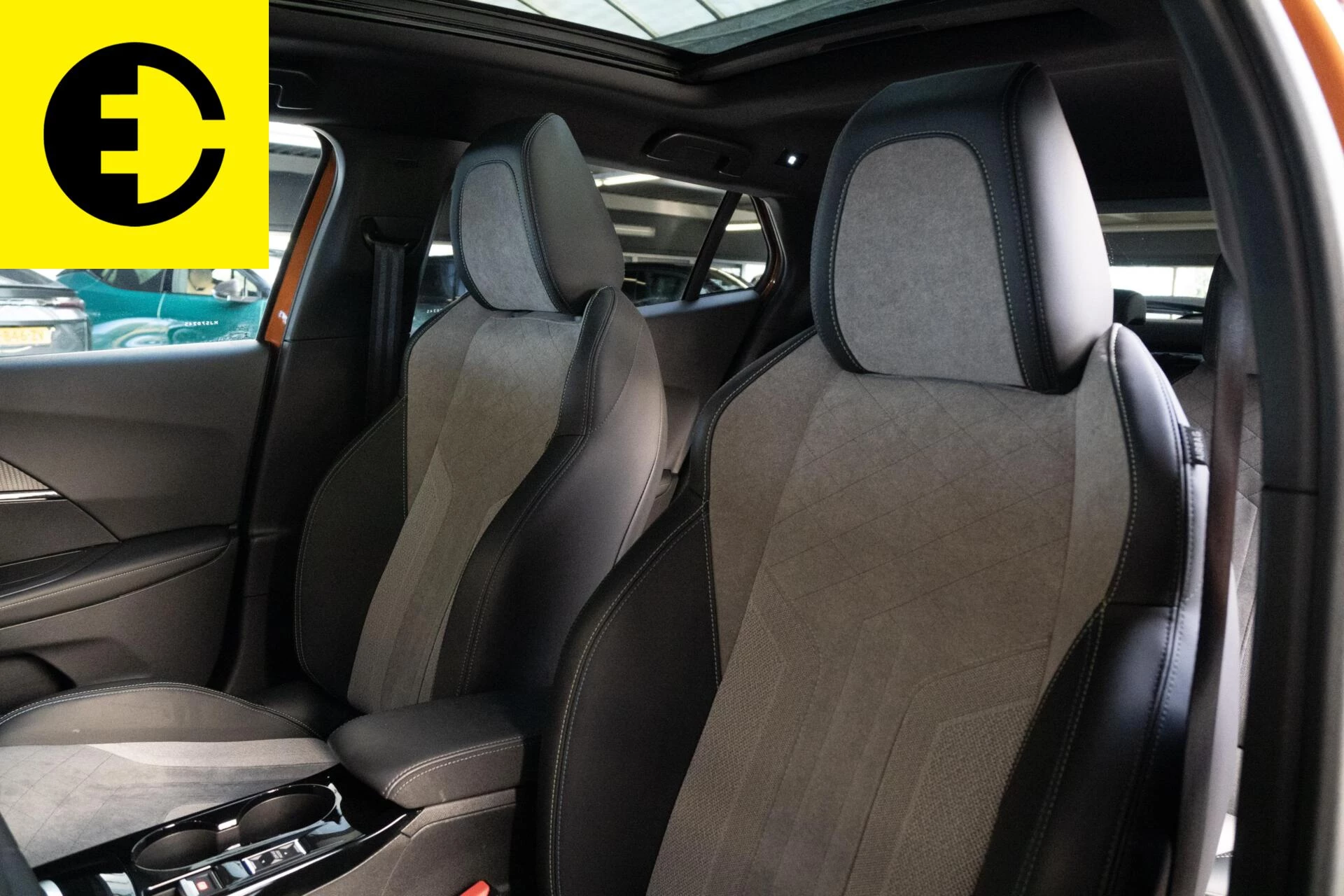 Hoofdafbeelding Peugeot e-2008