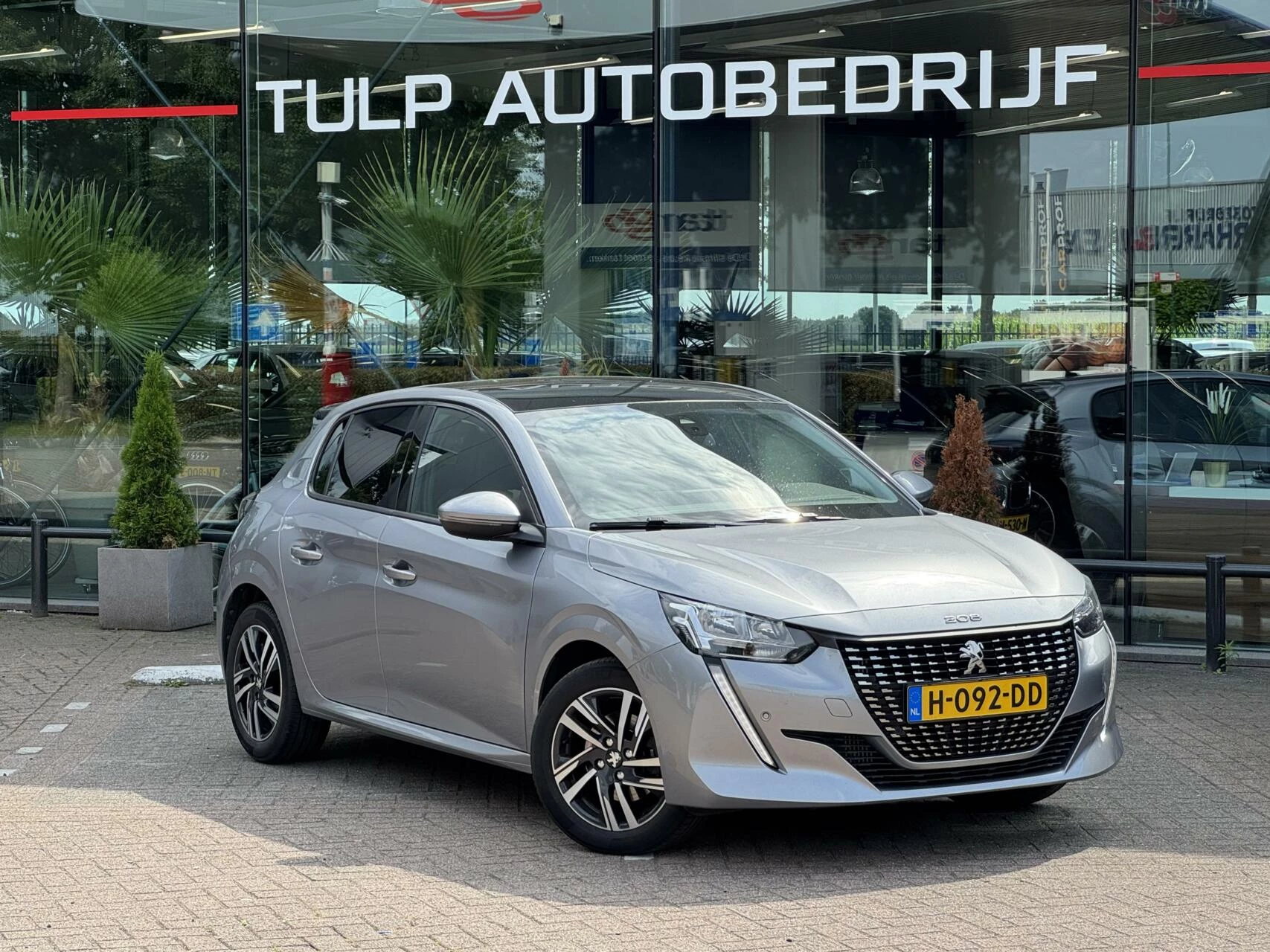 Hoofdafbeelding Peugeot 208