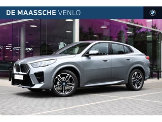 Hoofdafbeelding BMW iX2 BMW iX2 eDrive20 M Sport / Sportstoelen / M Adaptief onderstel / Parking Assistant / Adaptieve LED / Comfort Access
