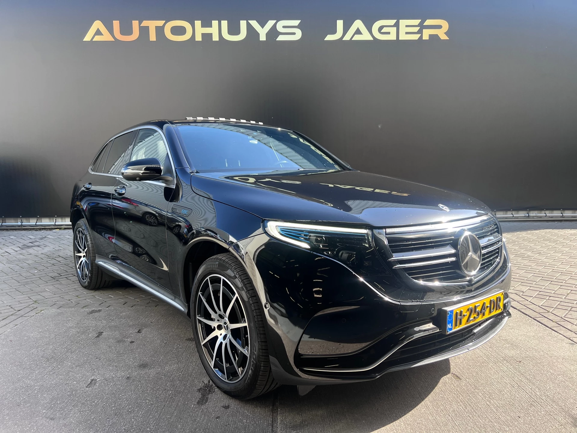 Hoofdafbeelding Mercedes-Benz EQC