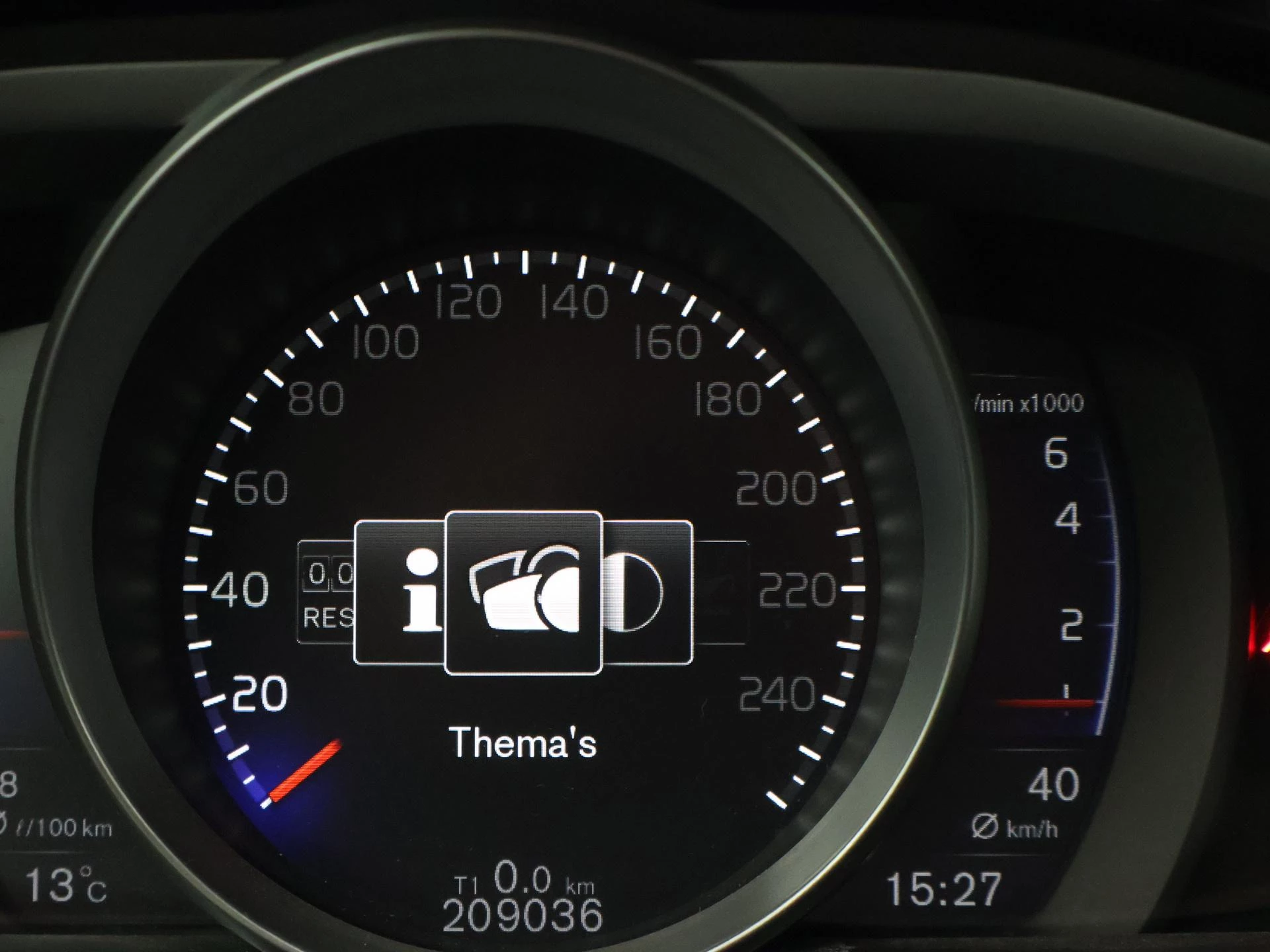 Hoofdafbeelding Volvo V40