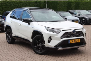 Toyota RAV4 2.5 Hybrid AWD Bi-Tone / Trekhaak / Panoramadak / 360Camera / Leder / JBL / Keyless / 18'' / Dodehoek / DAB / Keyless