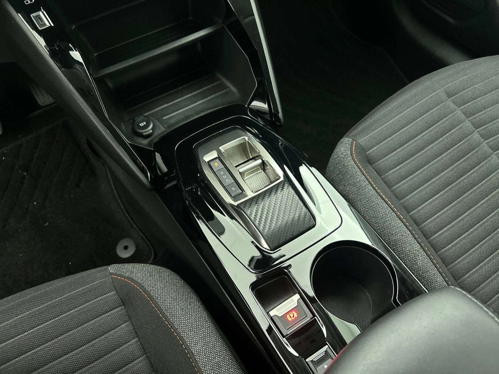 Hoofdafbeelding Peugeot e-208